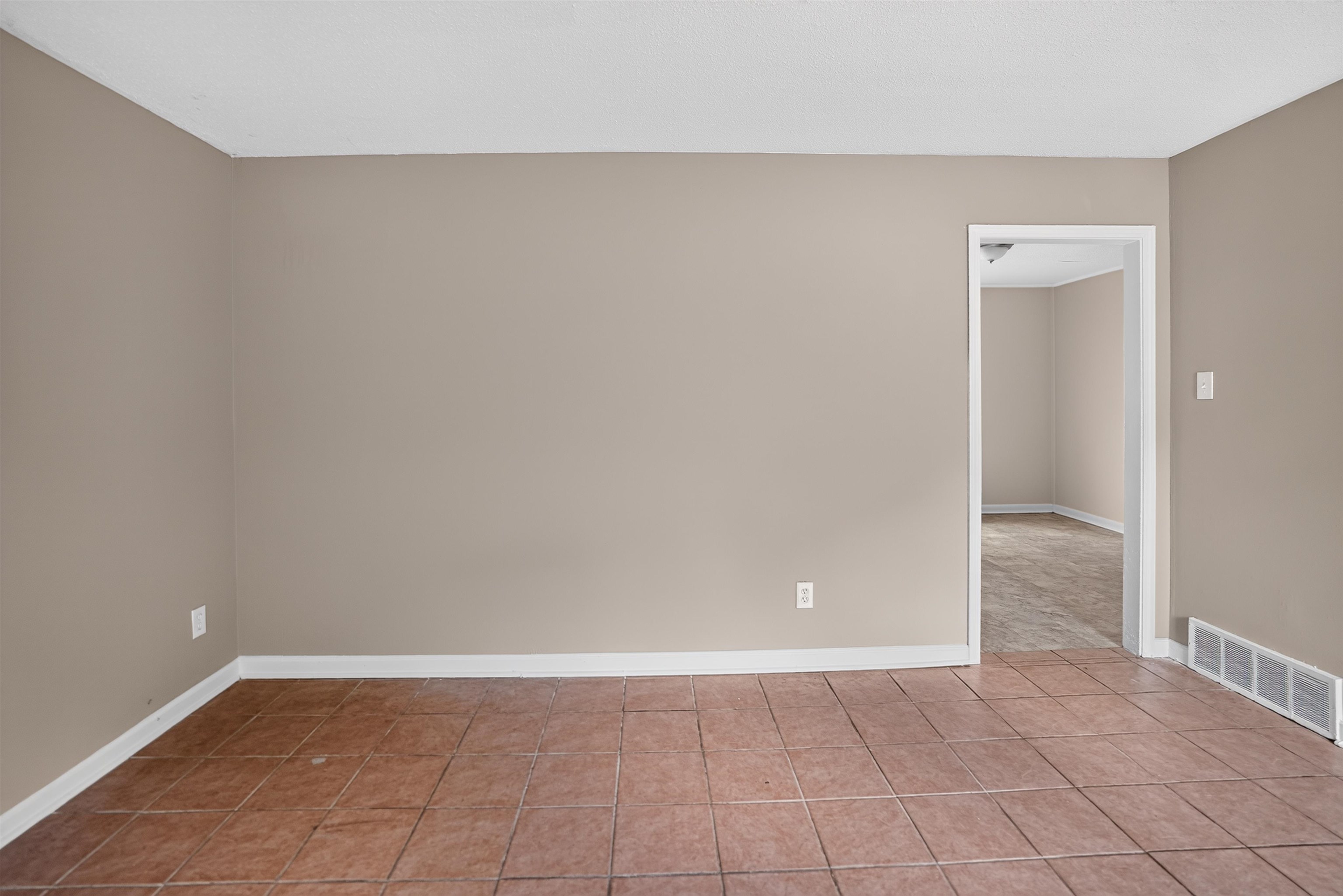 4171 Cliffdale St Property Photo 10