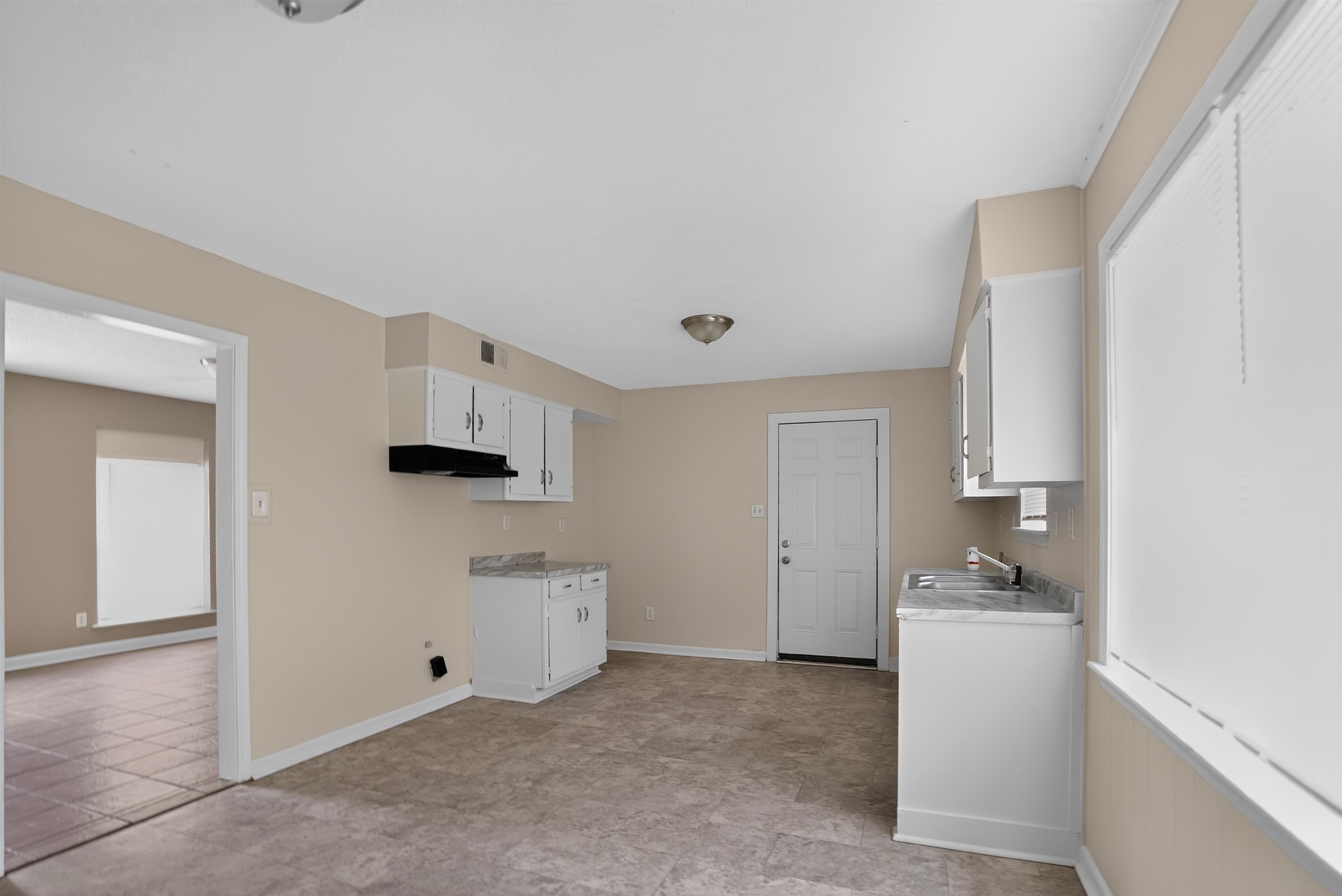 4171 Cliffdale St Property Photo 13