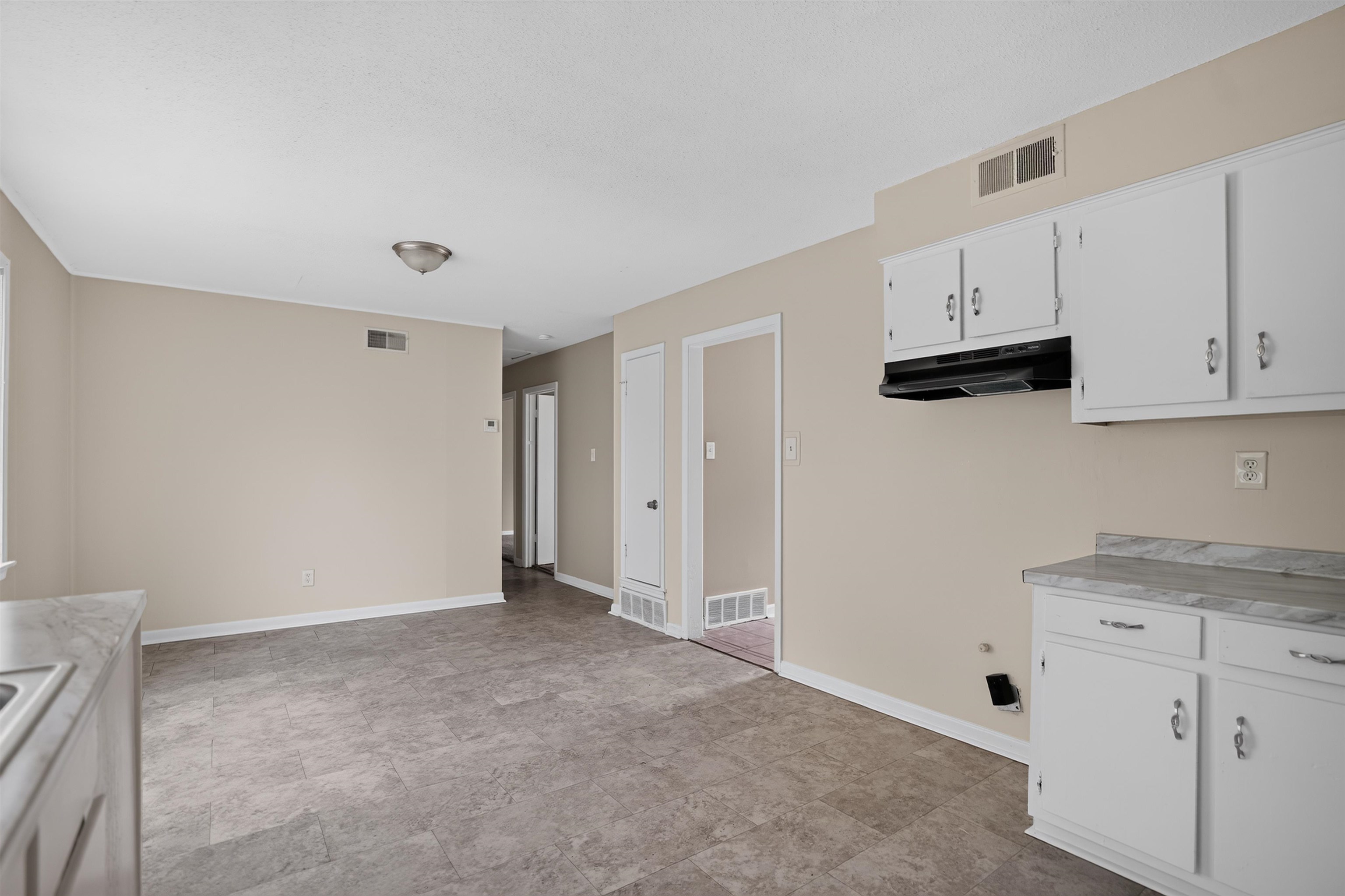4171 Cliffdale St Property Photo 16
