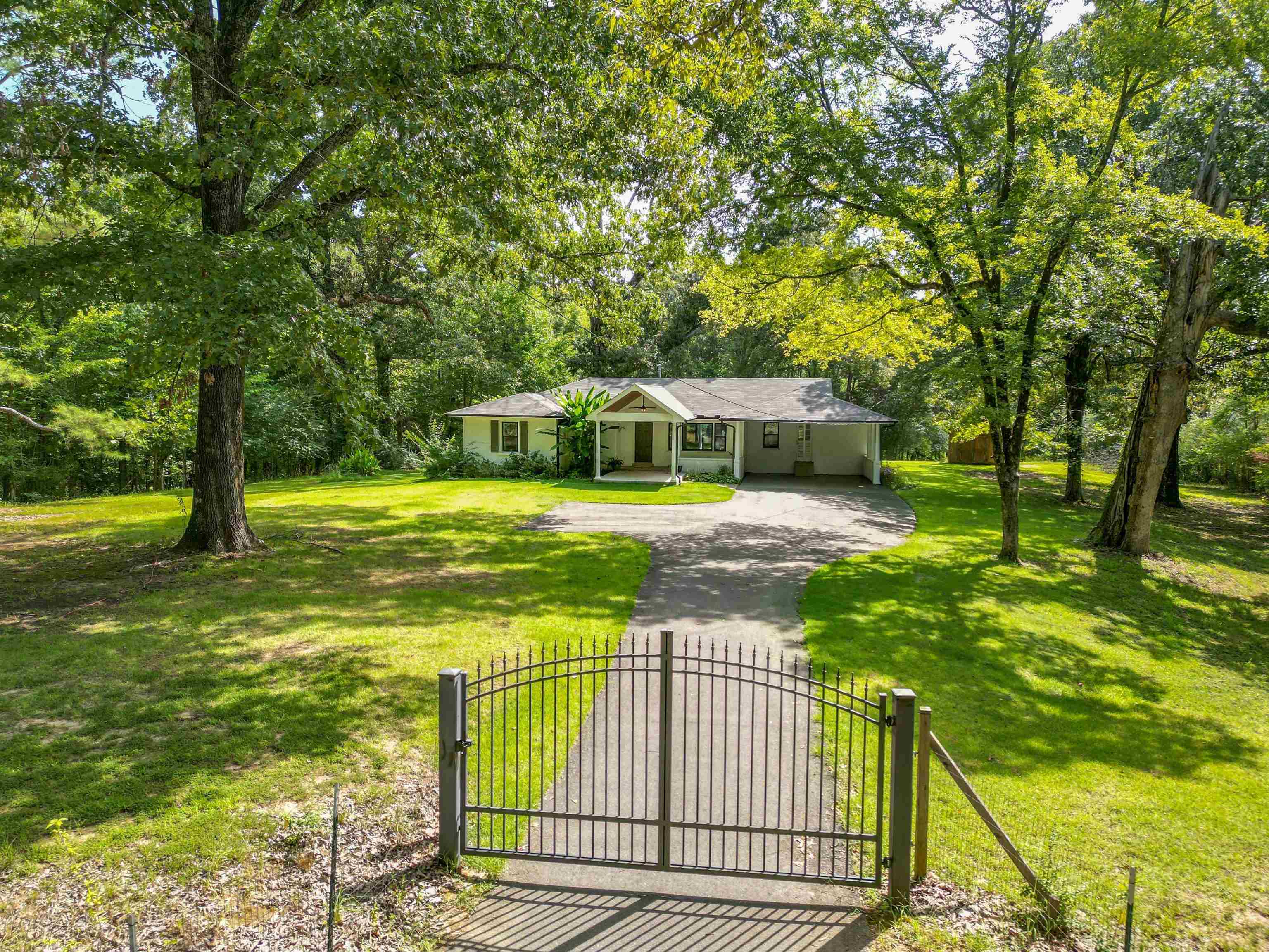 1050 N Reid-hooker Rd Property Photo 2