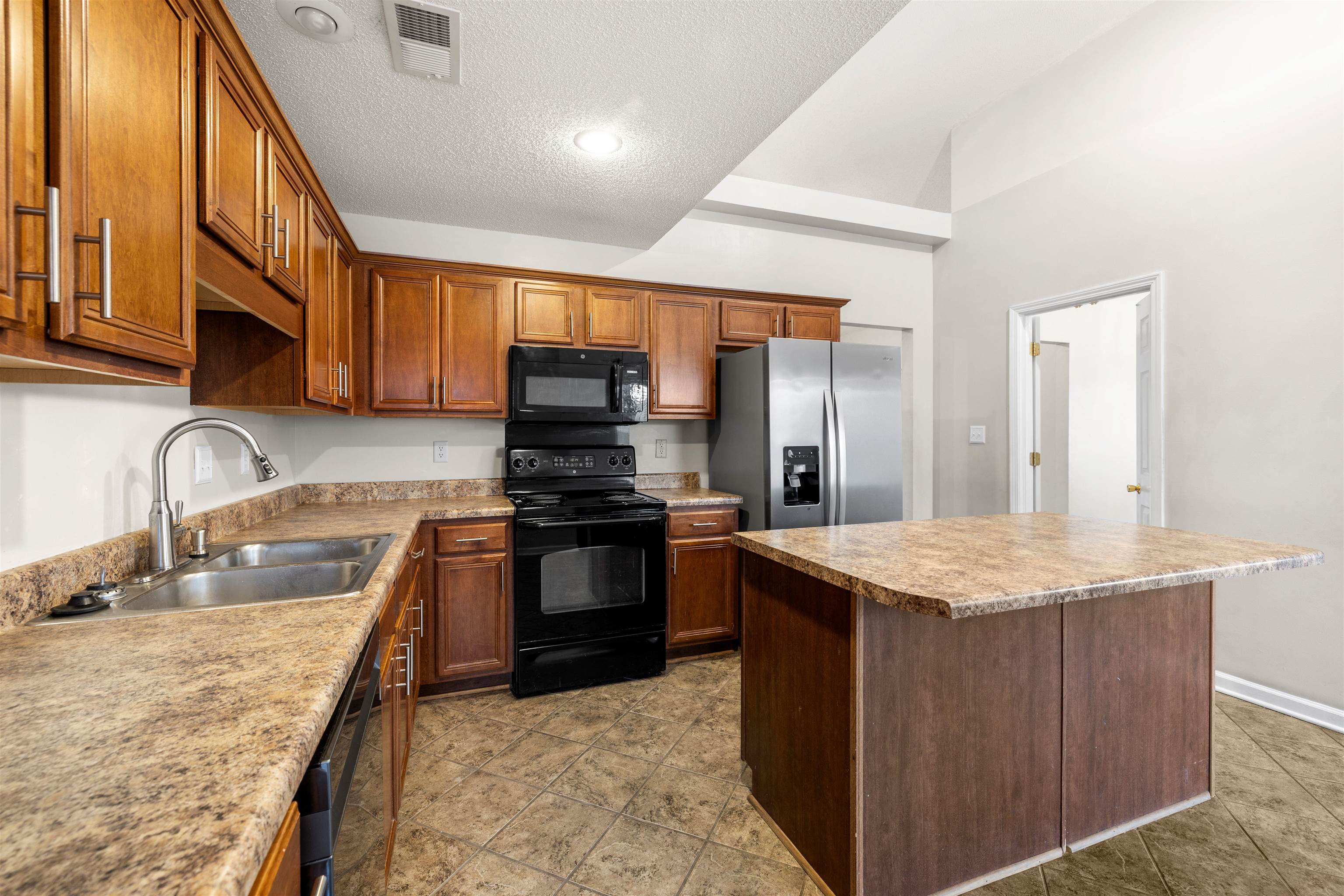 11199 Bernadette Cv Property Photo 5
