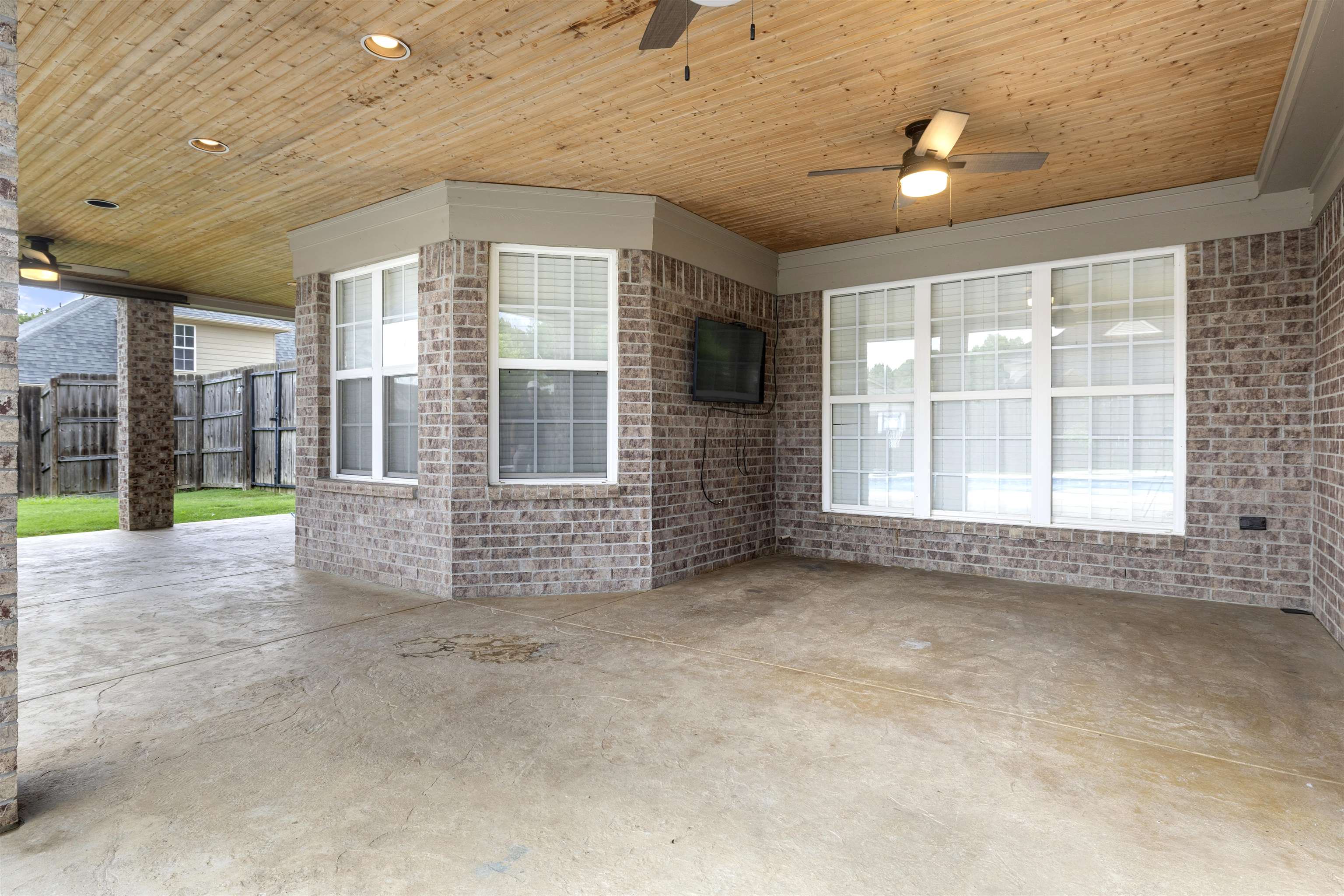 11199 Bernadette Cv Property Photo 18