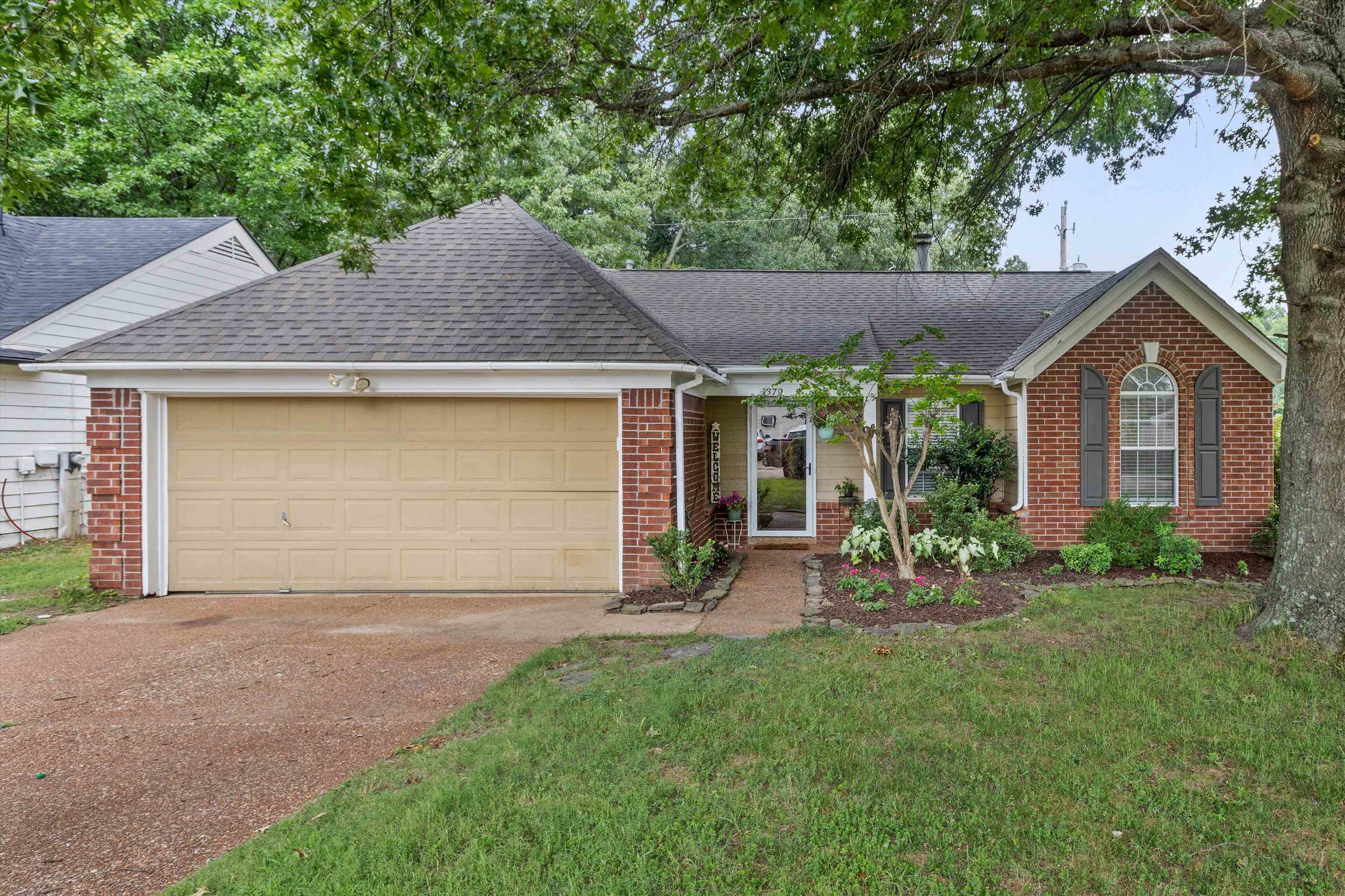 1379 LAGRANGE DOWNS RD Property Photo 1