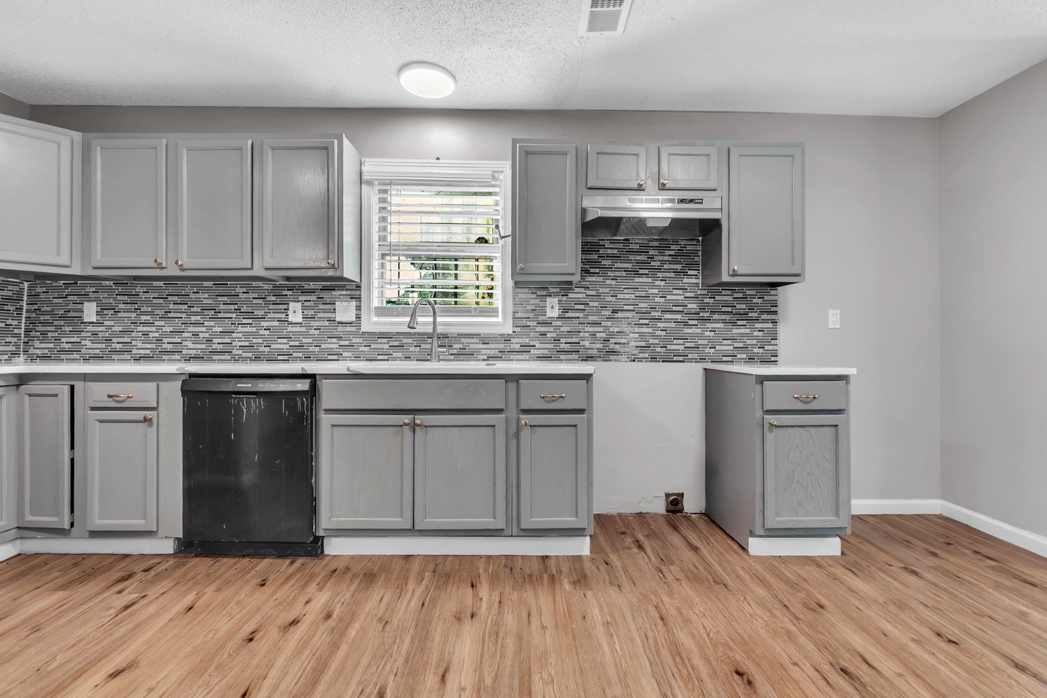 3664 Kipling Ave Property Photo 5