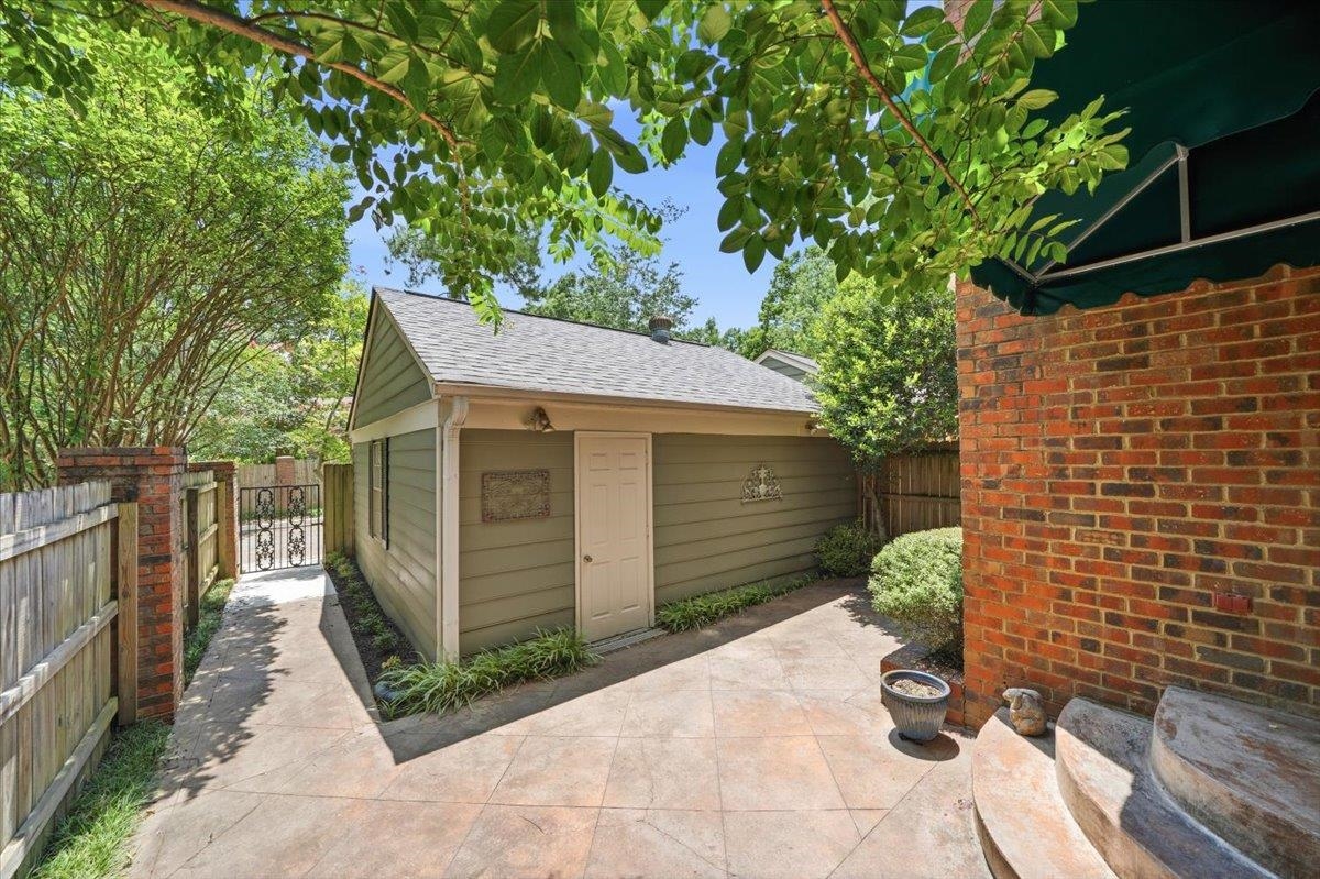 6932 Midhurst Dr 6932 Property Photo 5