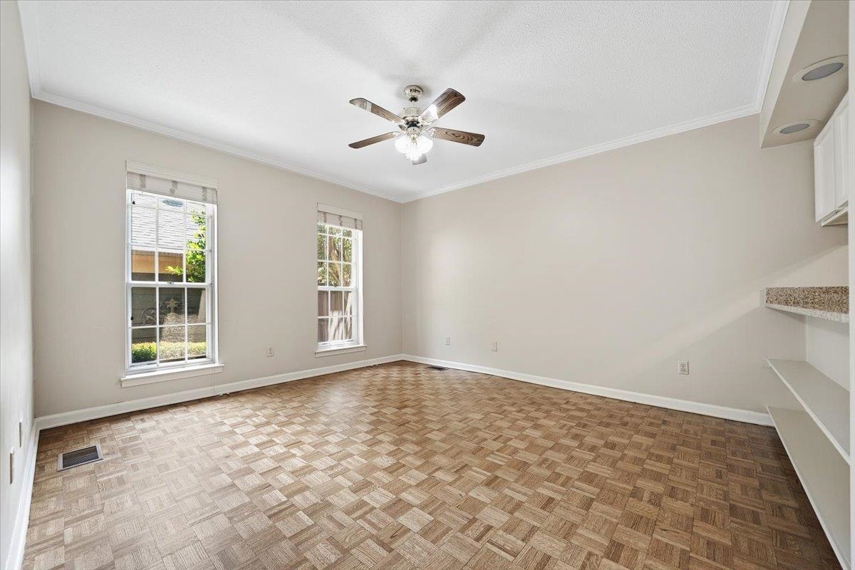 6932 Midhurst Dr 6932 Property Photo 9