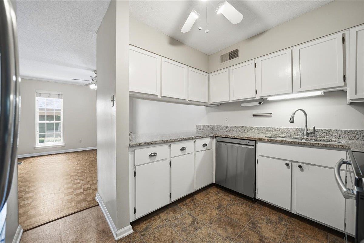6932 Midhurst Dr 6932 Property Photo 13