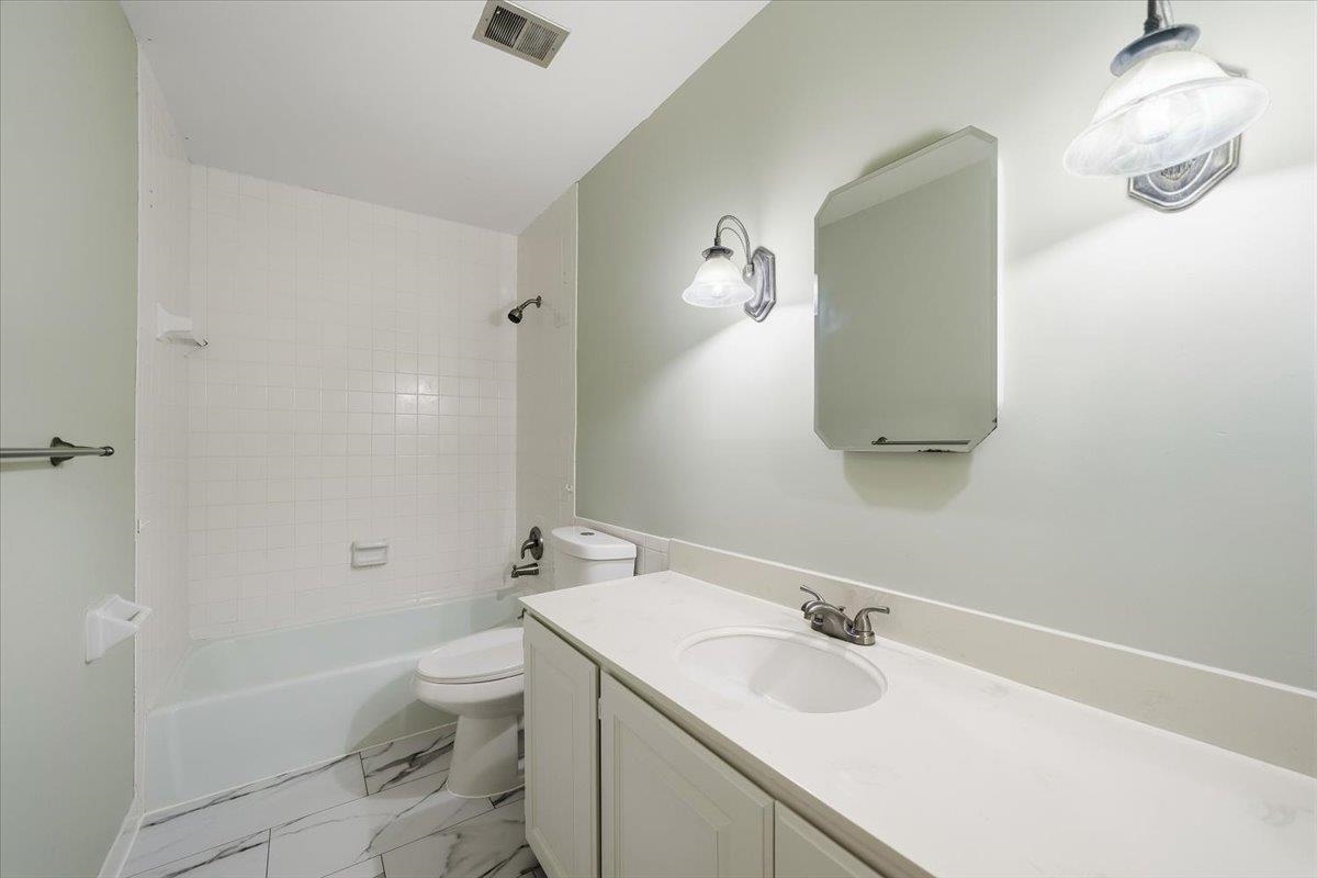 6932 Midhurst Dr 6932 Property Photo 28