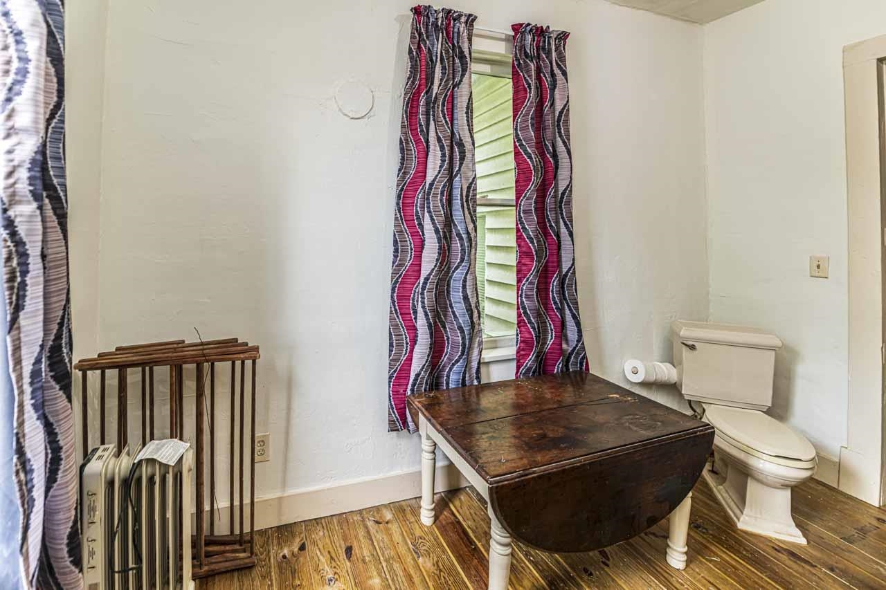 726 Main St Property Photo 32