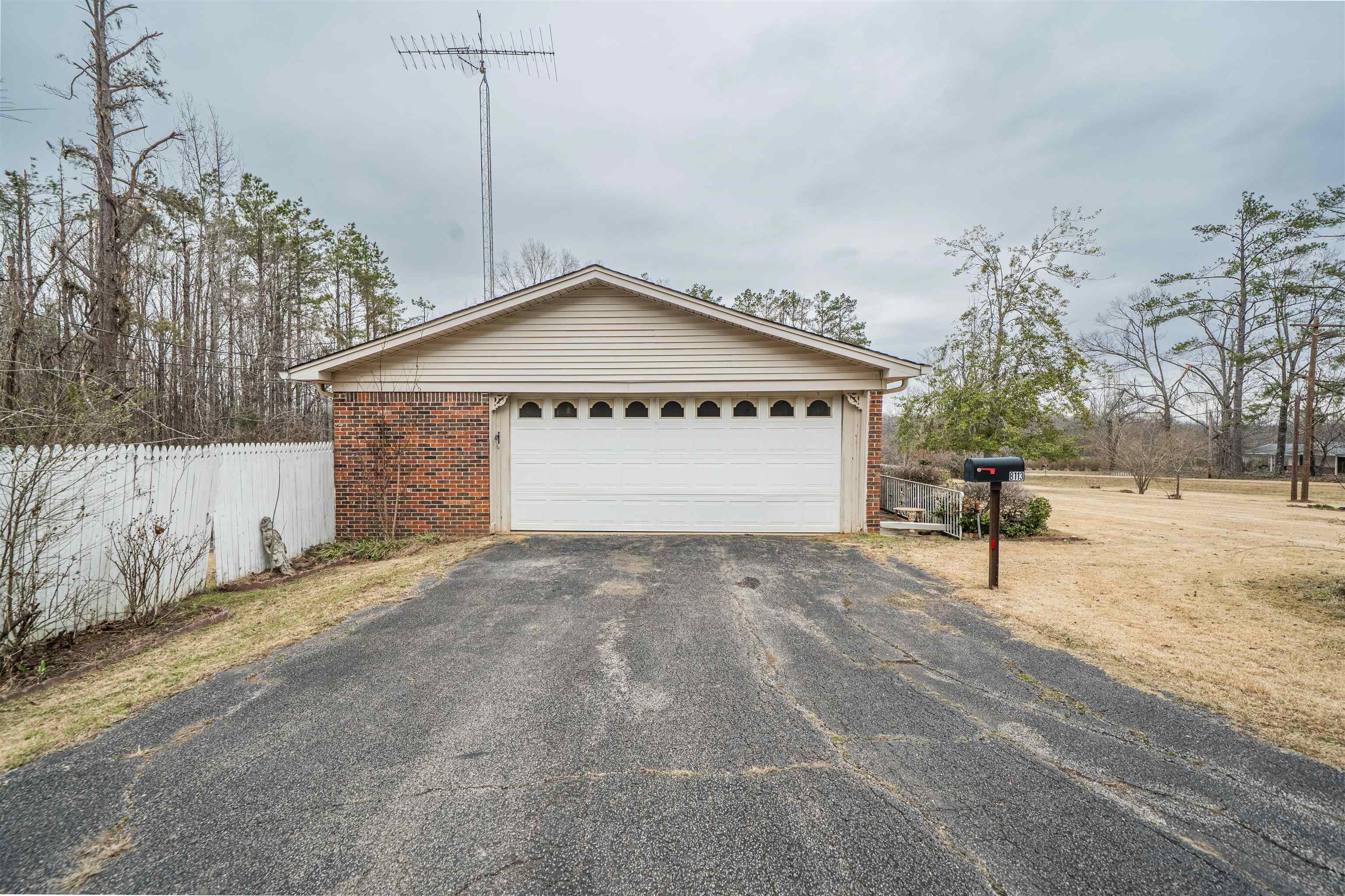 8113 S 22 Hwy Property Photo 4