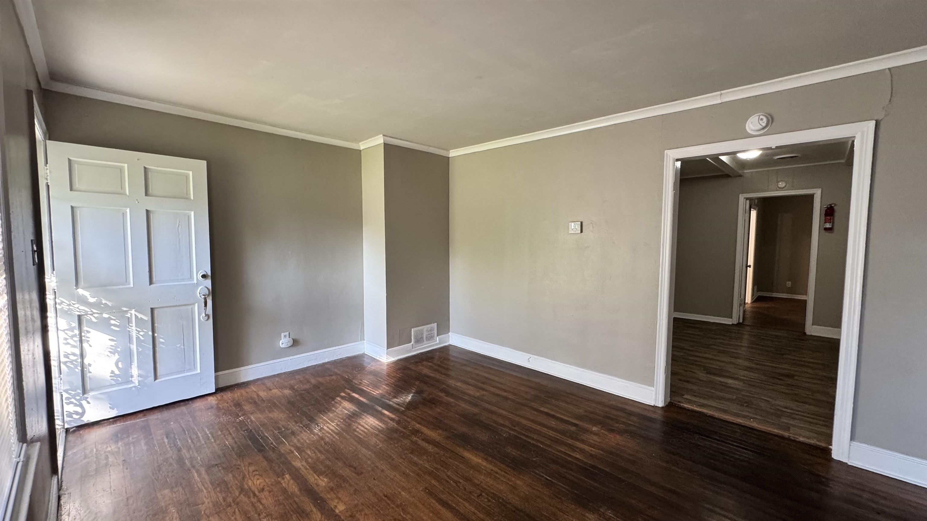 1330 W Victor Dr Property Photo 5