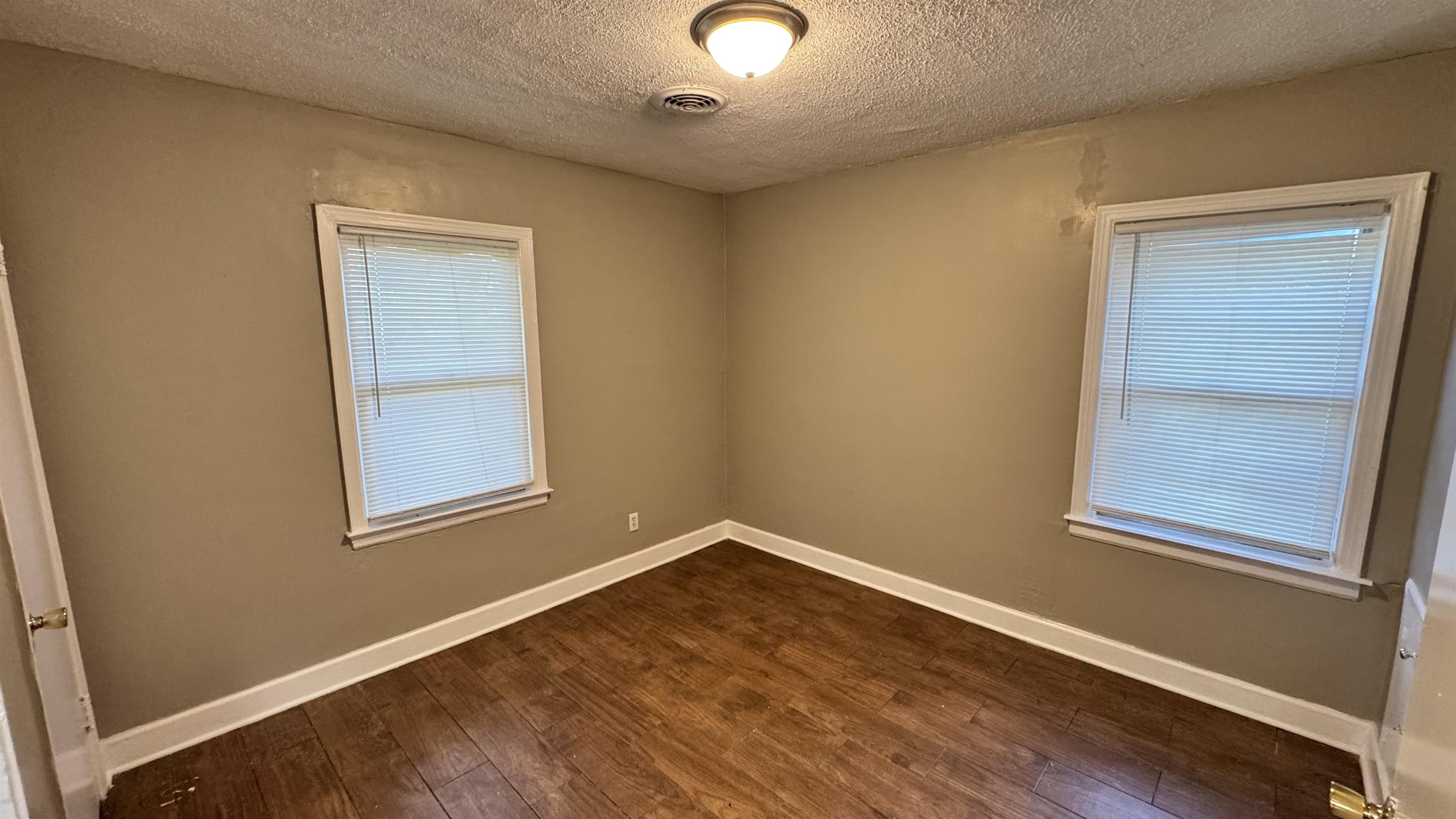 1330 W Victor Dr Property Photo 16