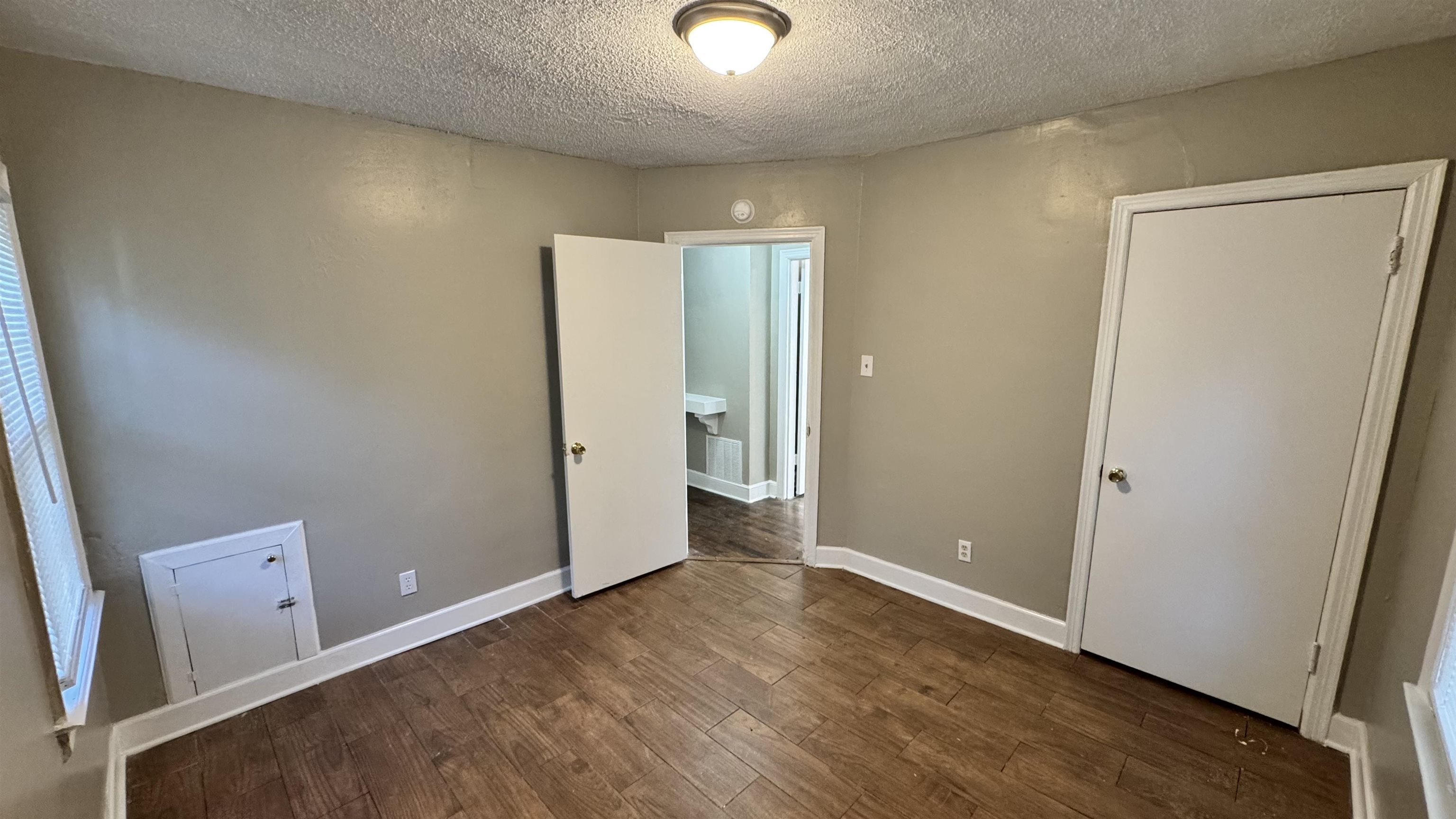 1330 W Victor Dr Property Photo 17