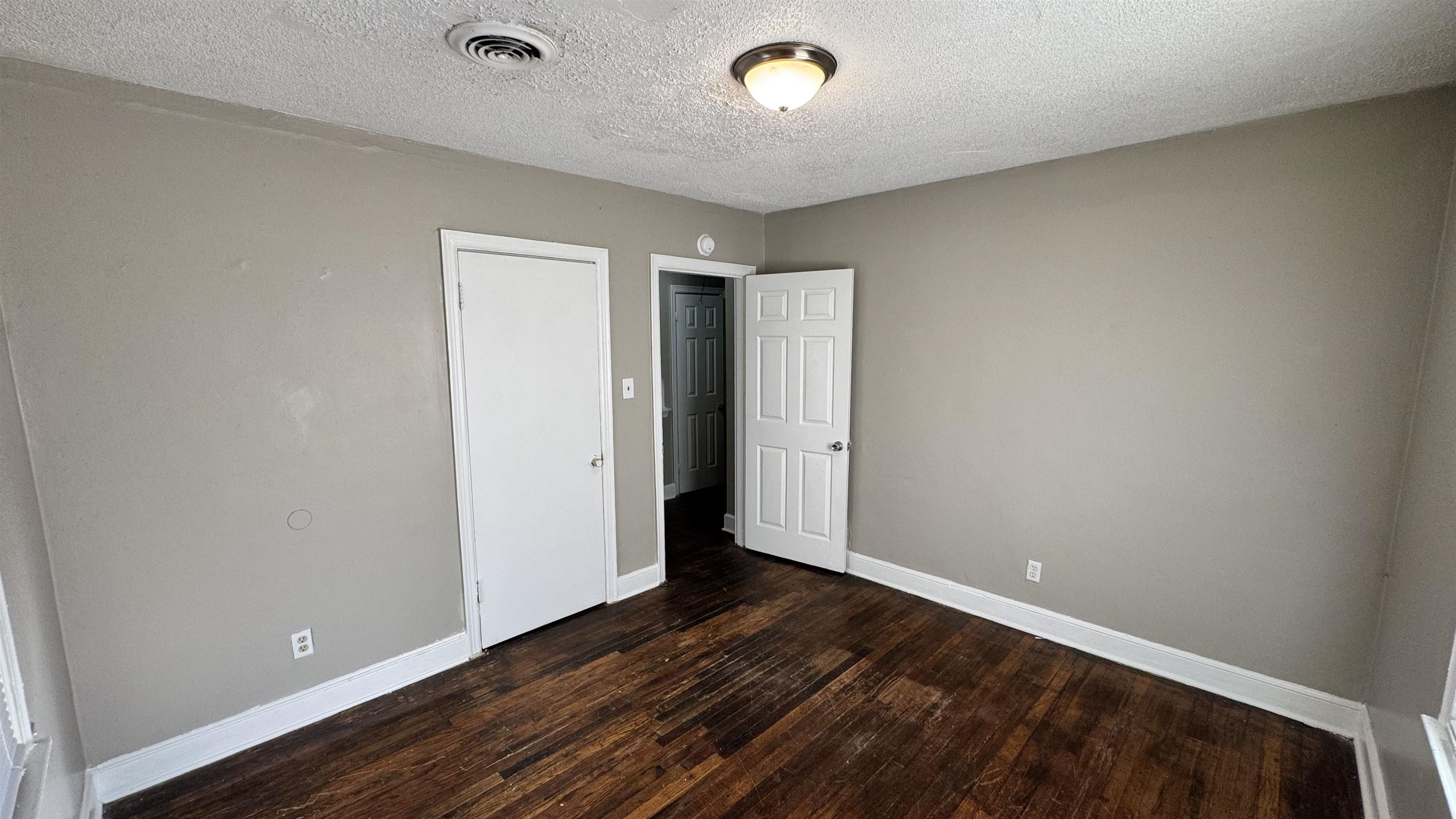 1330 W Victor Dr Property Photo 19