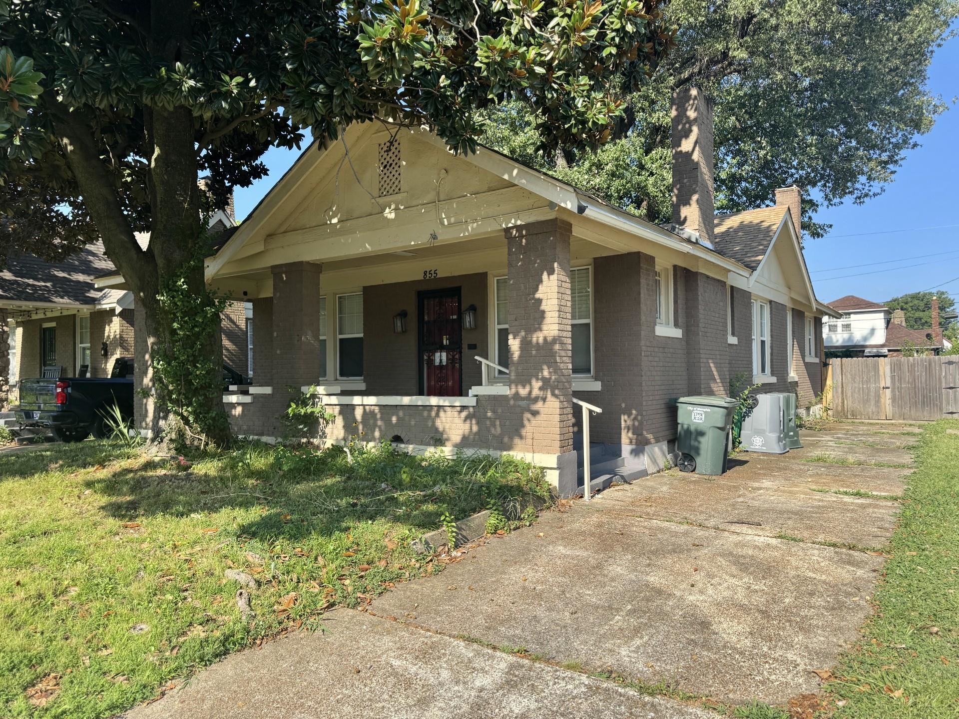 855 Dickinson St Property Photo 2
