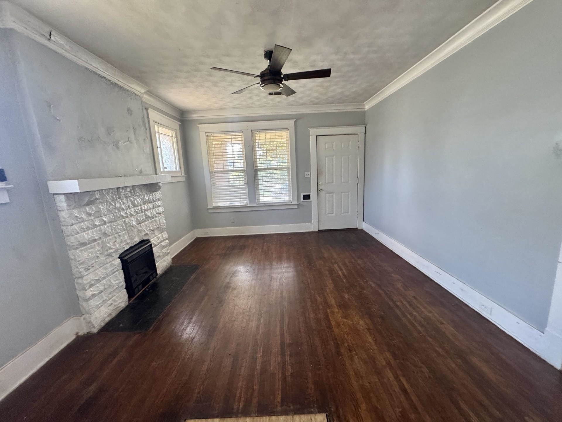 855 Dickinson St Property Photo 3