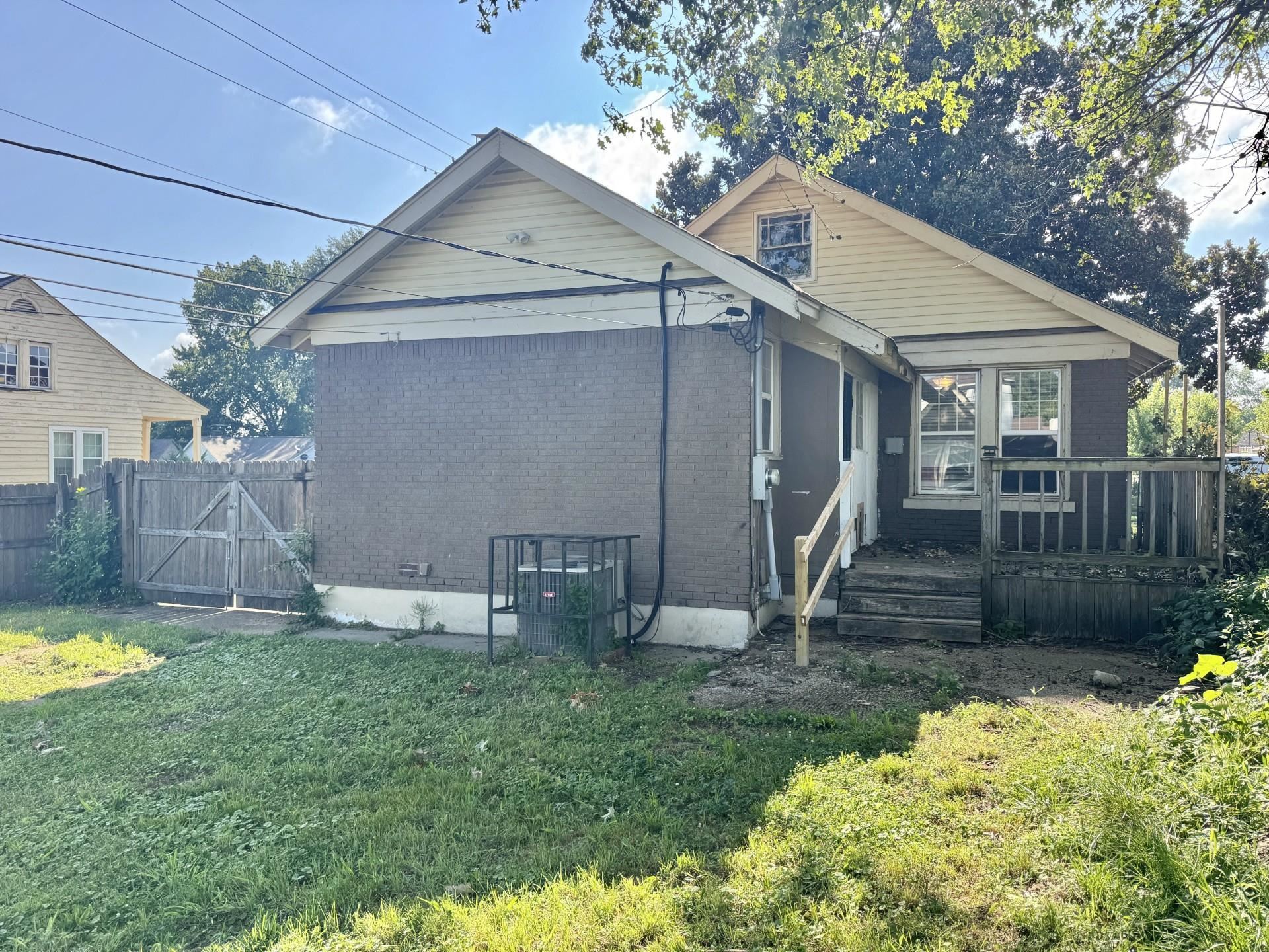 855 Dickinson St Property Photo 13