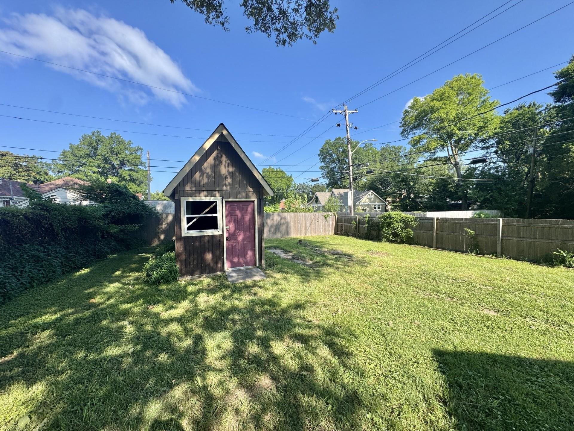 855 Dickinson St Property Photo 15