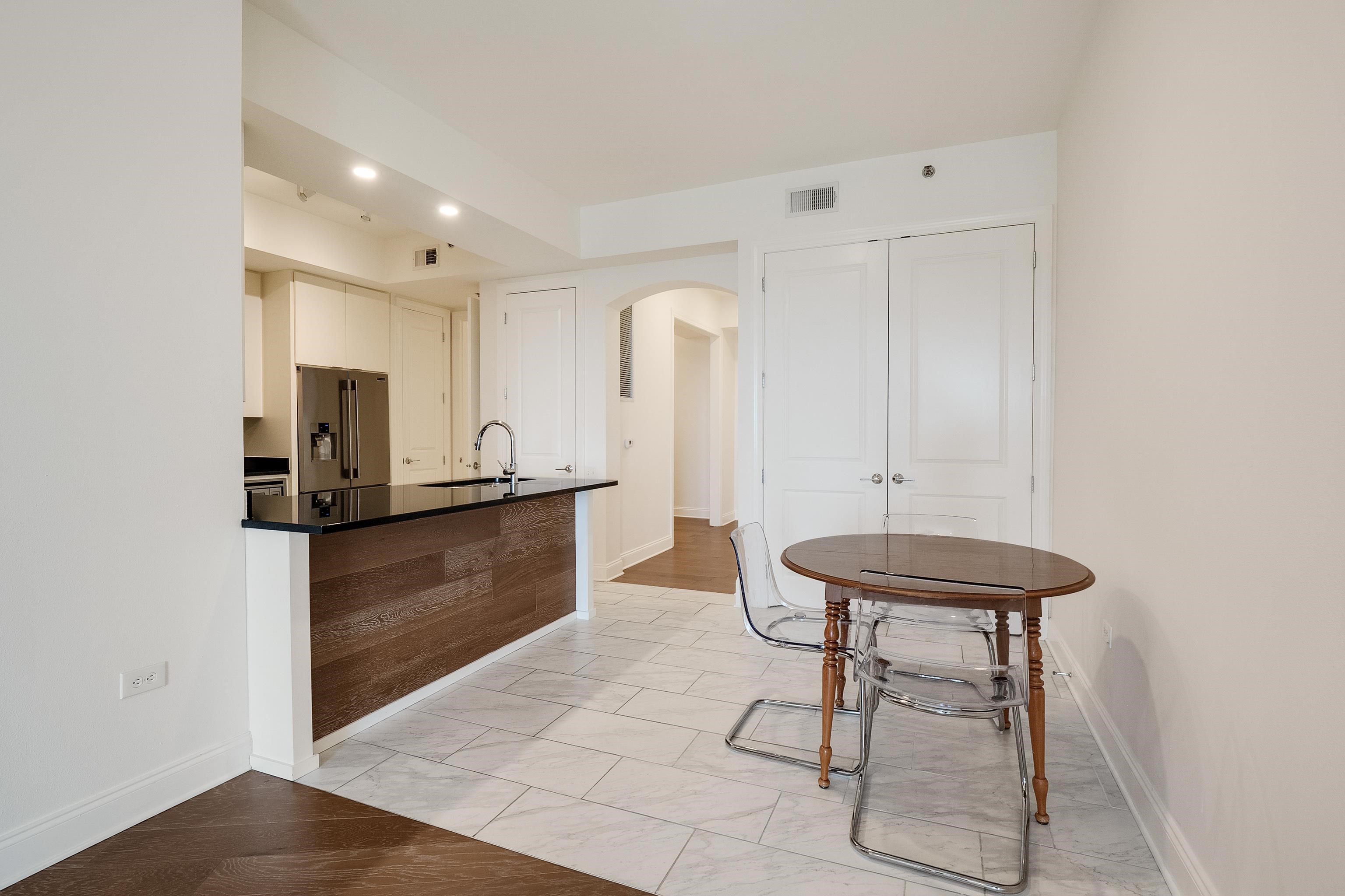717 Riverside Dr 1004 Property Photo 12