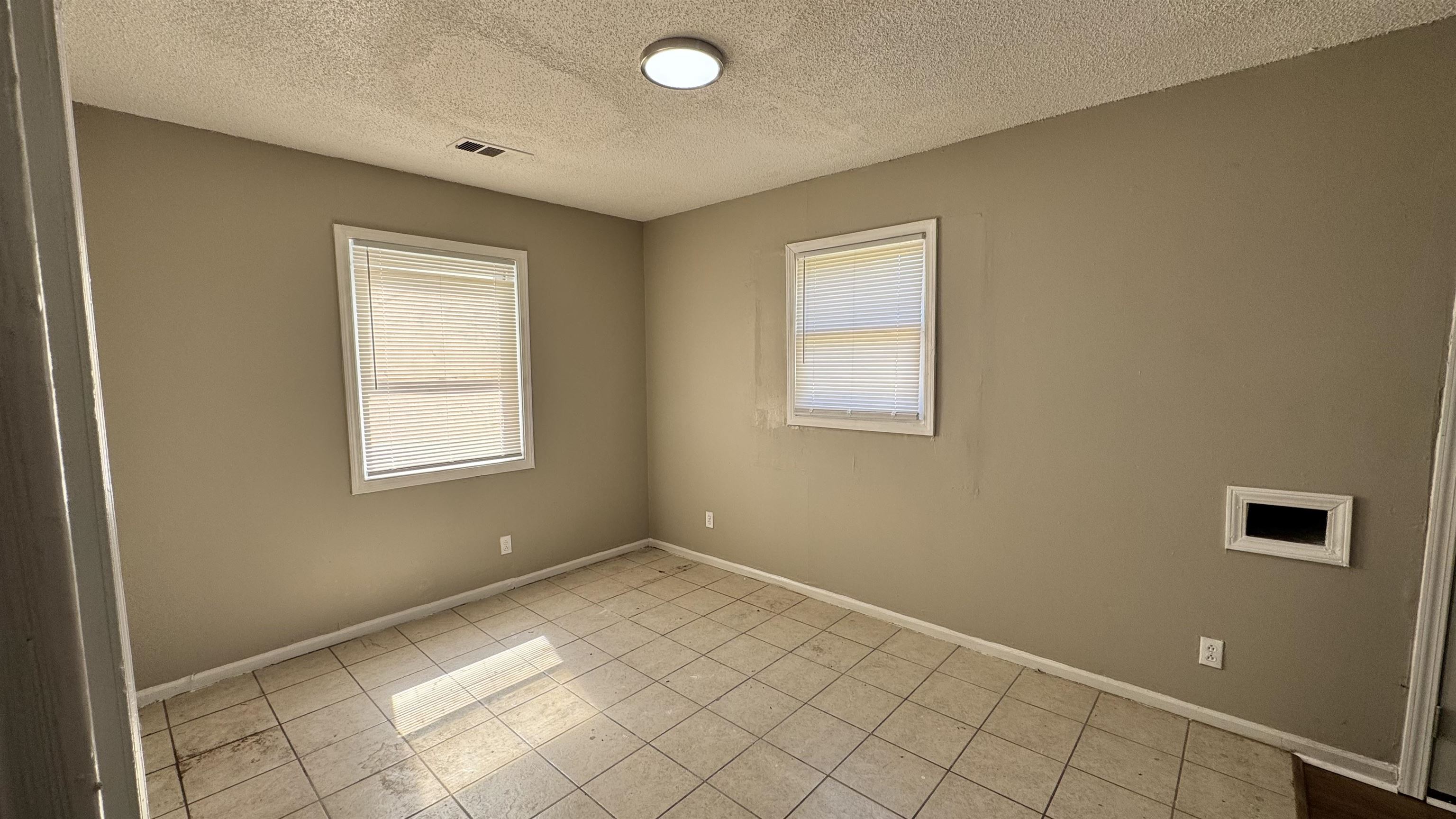 2434 Vollintine Ave Property Photo 4