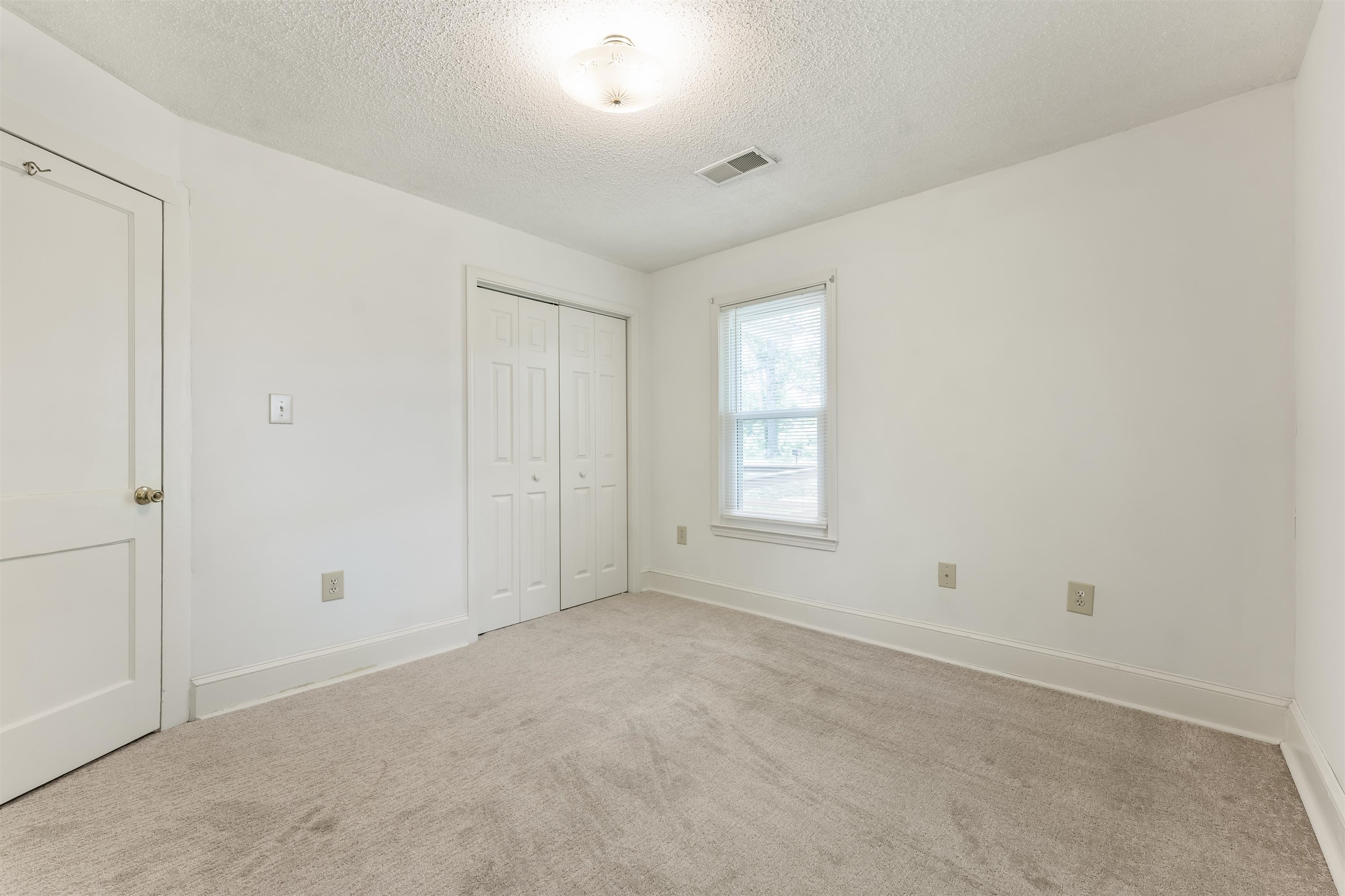 215 Jernigan Dr Property Photo 9