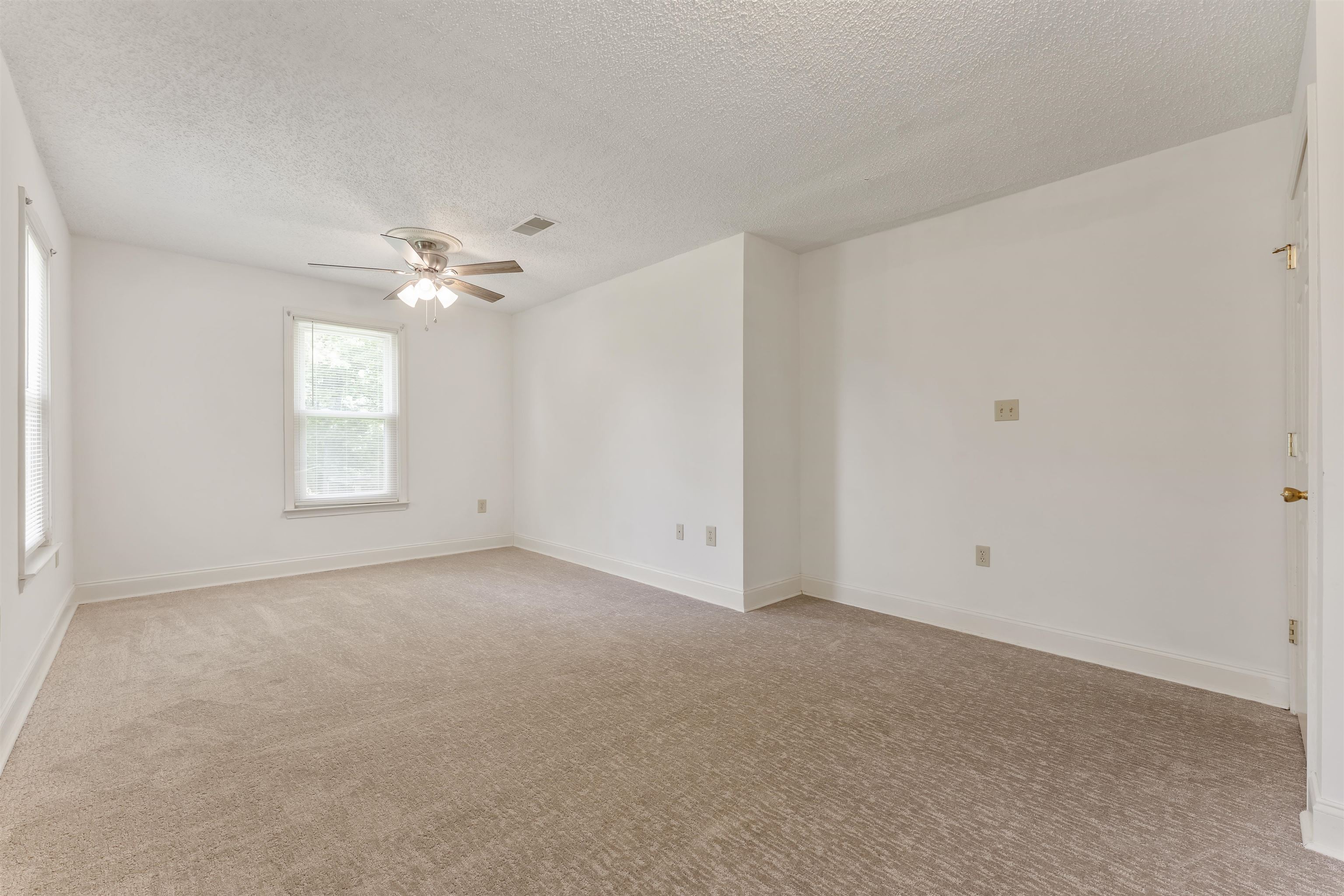 215 Jernigan Dr Property Photo 11