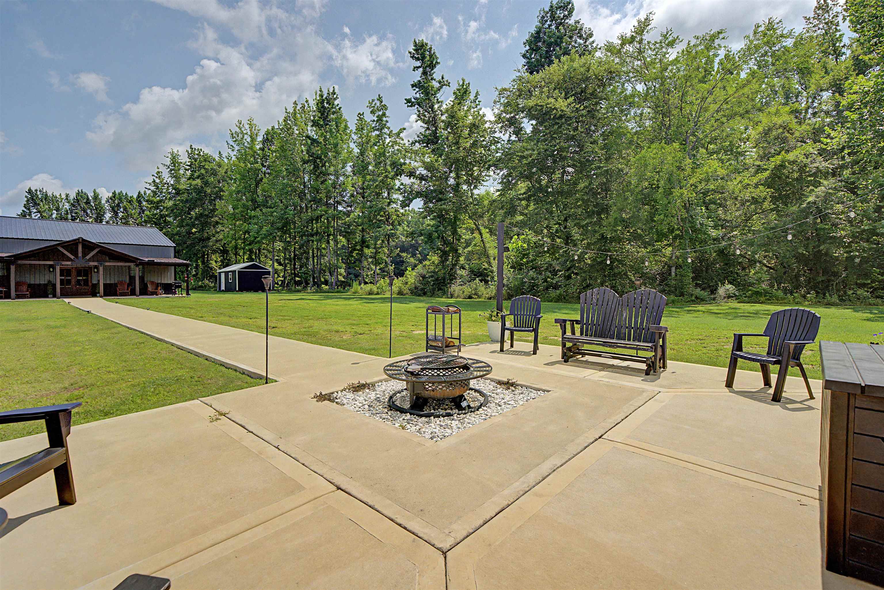 220 Front Rd Property Photo 37