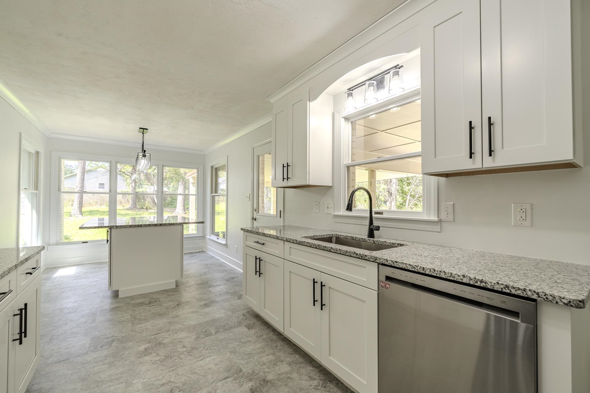 70 Holt St Property Photo 3