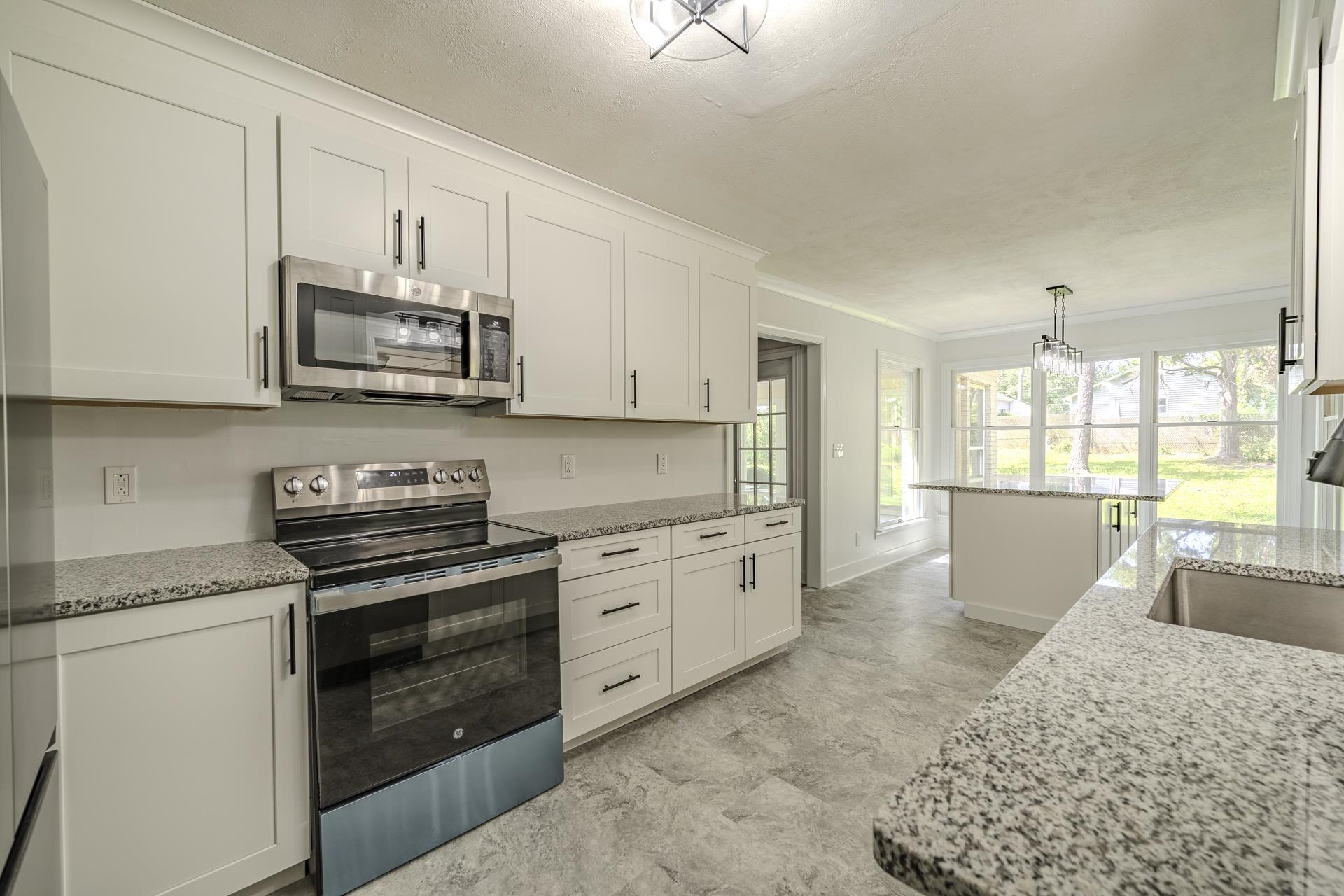 70 Holt St Property Photo 4