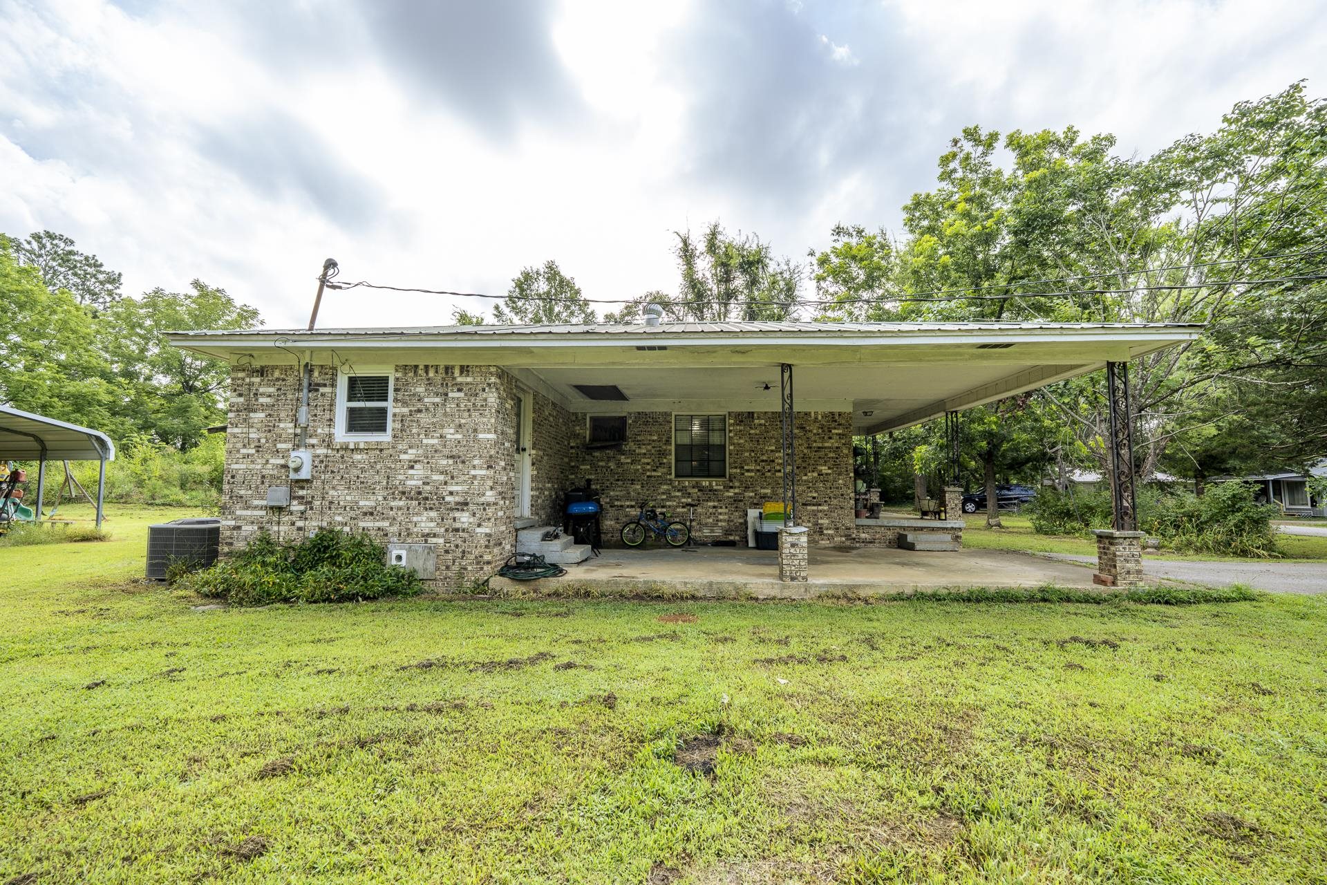 261 Macon St Property Photo 32