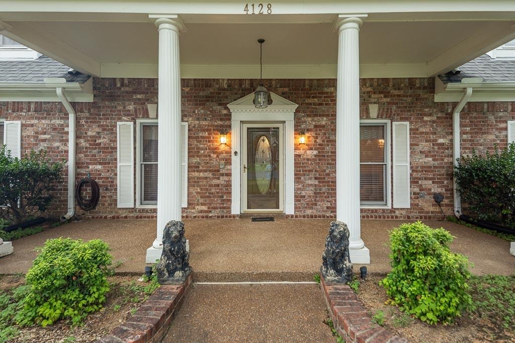 4128 Pine Hill Cv N Property Photo 3