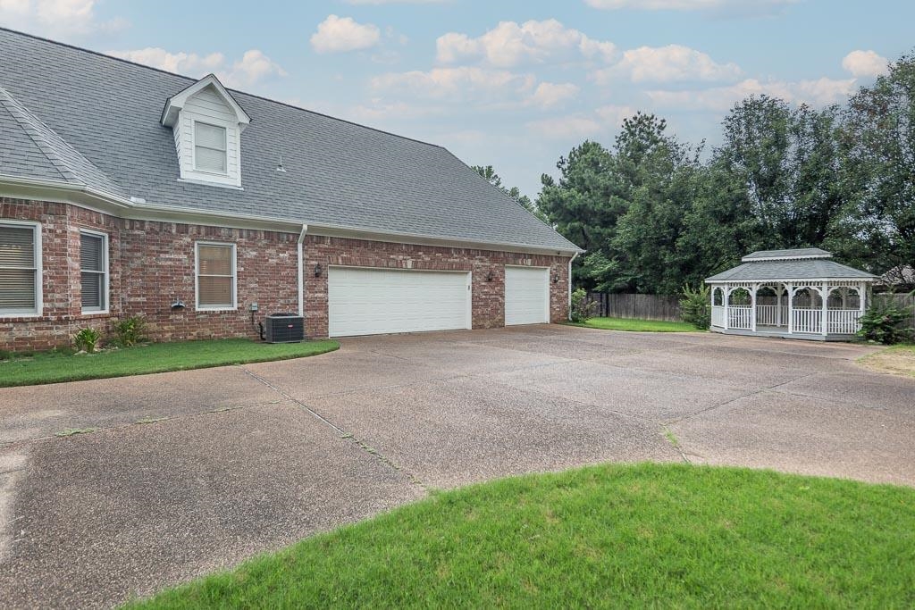 4128 Pine Hill Cv N Property Photo 6
