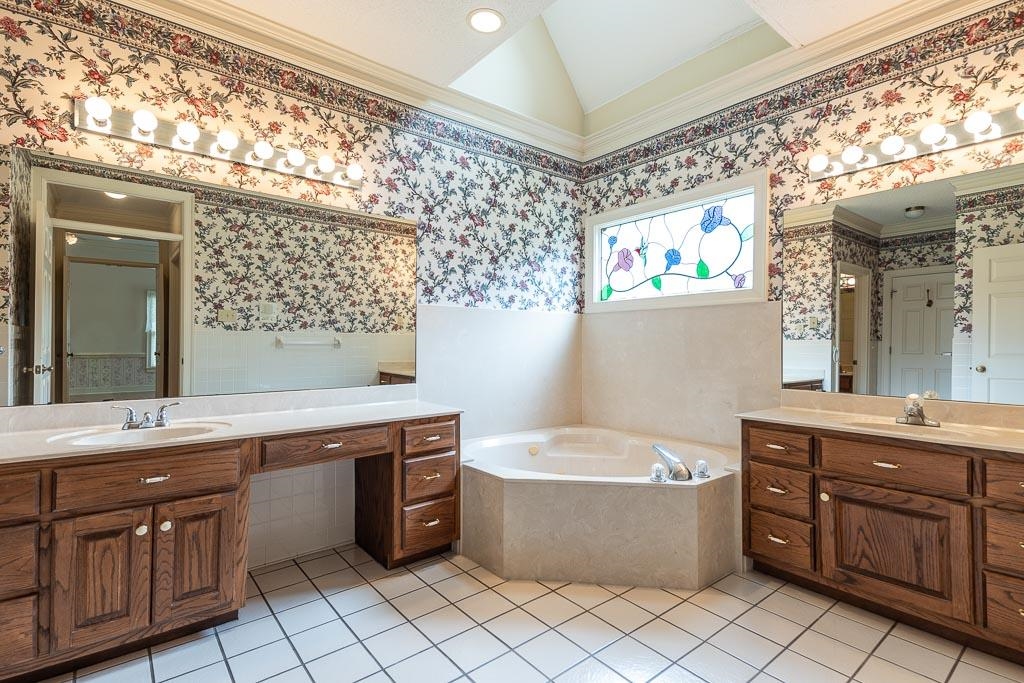 4128 Pine Hill Cv N Property Photo 23