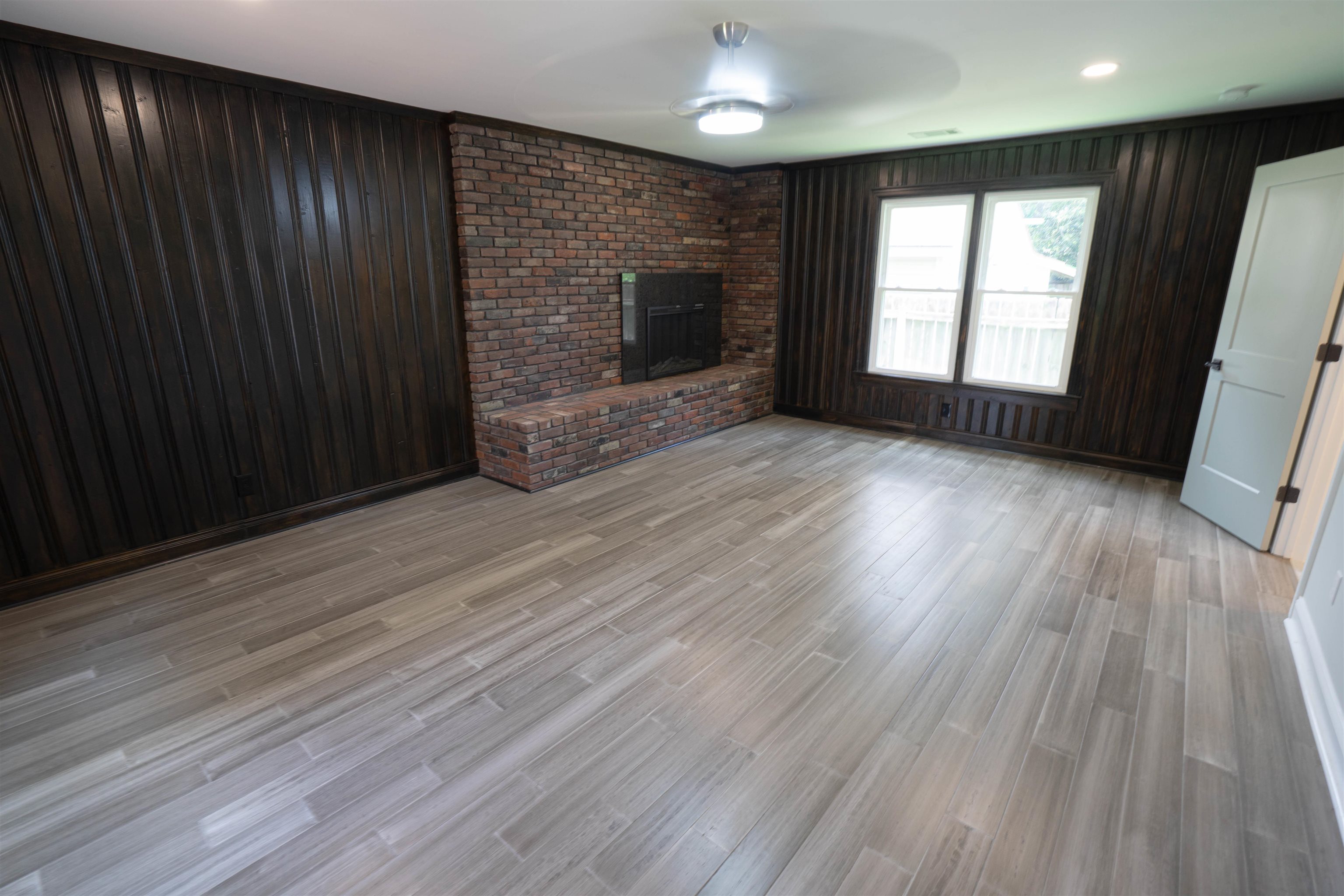 386 Holmes Cir Property Photo 18
