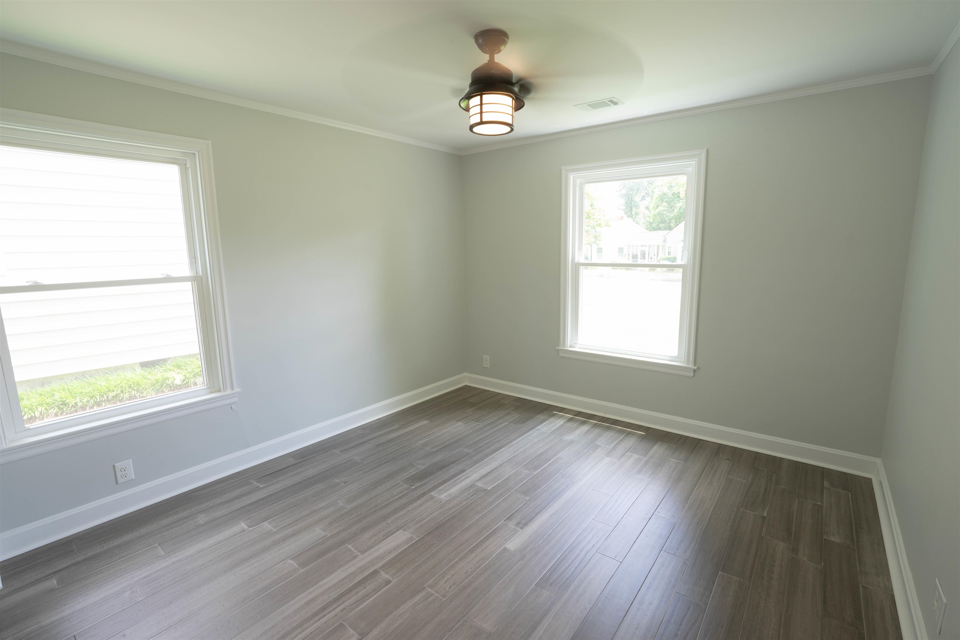 386 Holmes Cir Property Photo 22