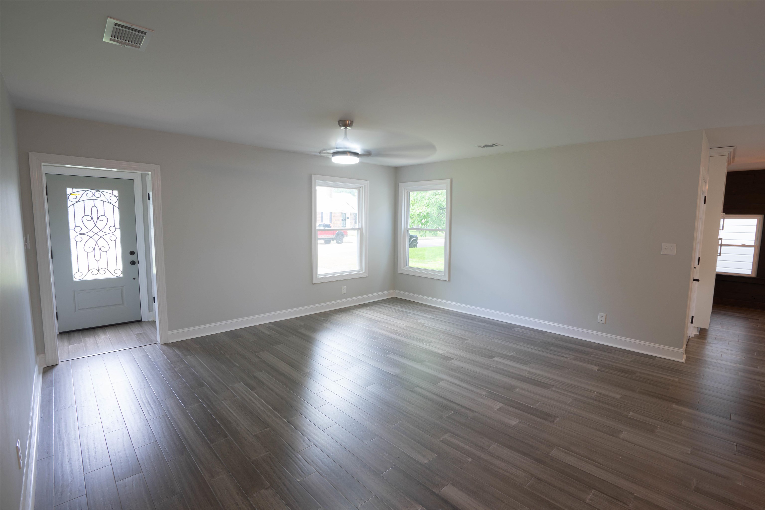 386 Holmes Cir Property Photo 28