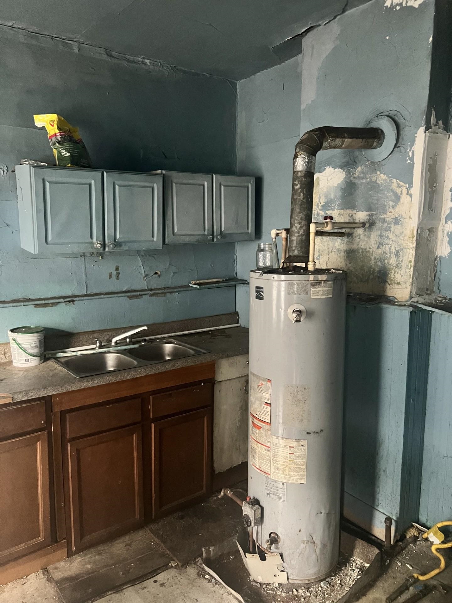 1062 Overton Park Ave Property Photo 3