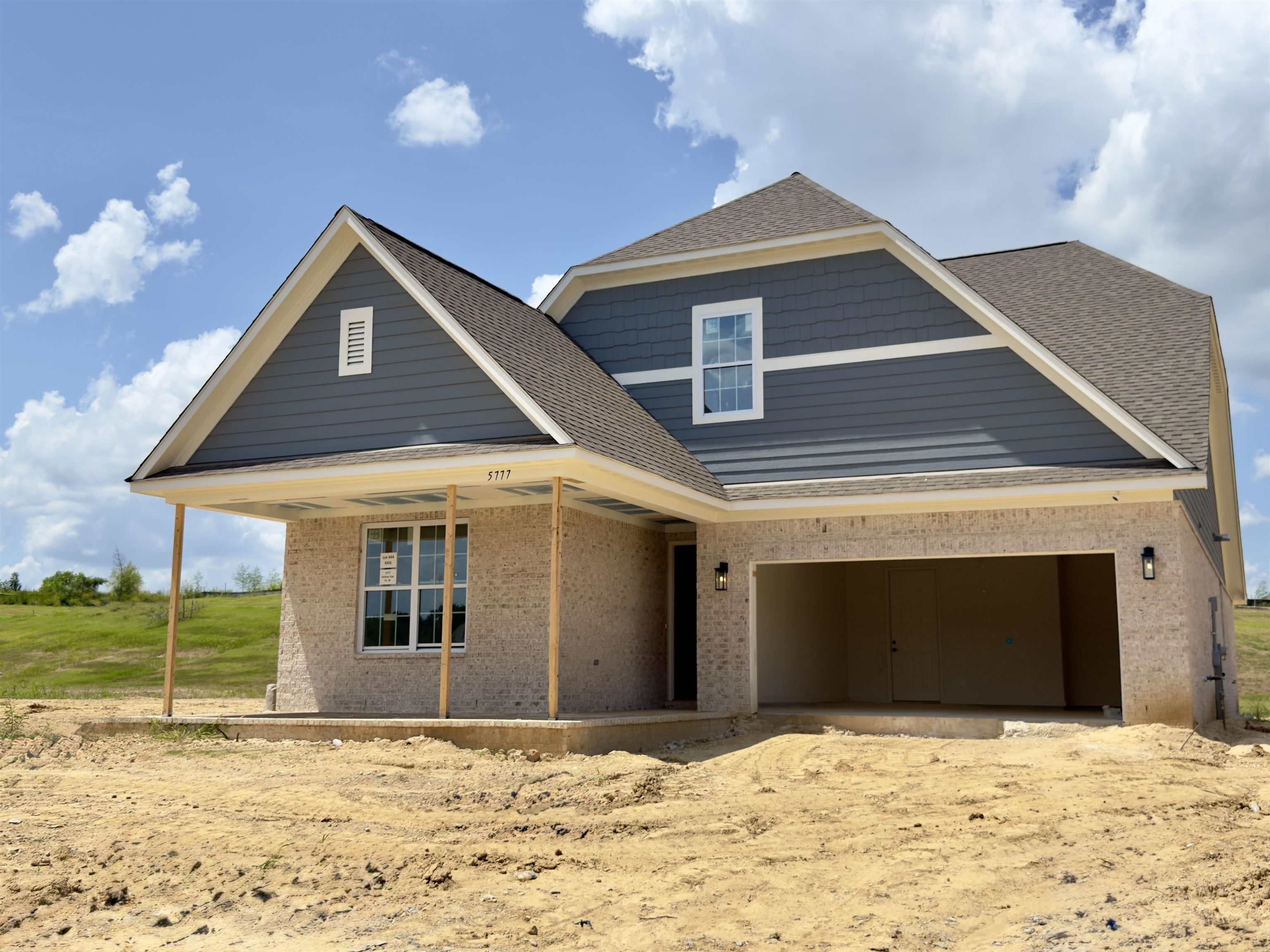 5777 HOLLOW OAK DR W Property Photo 1