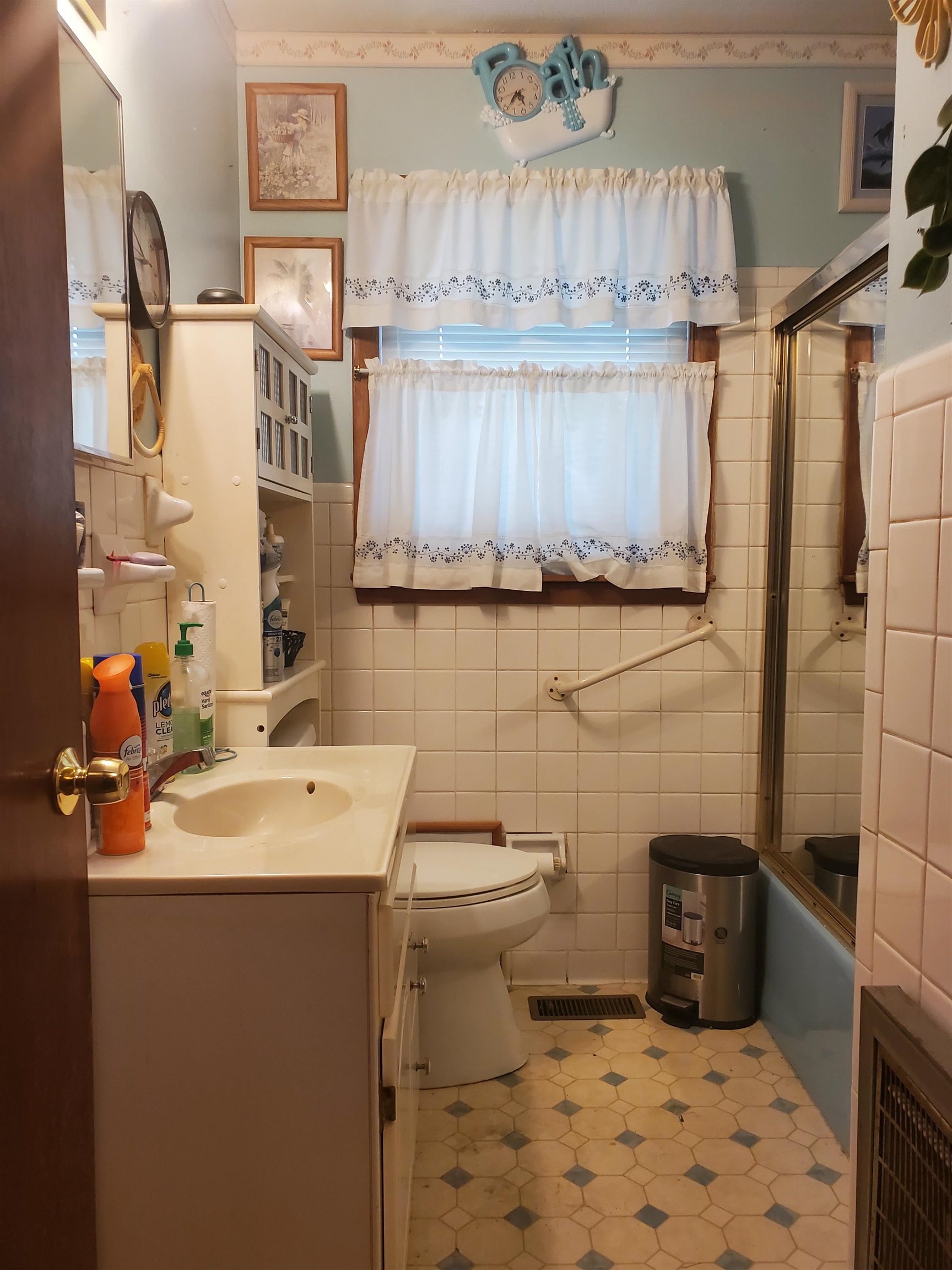 147 Rogers St Property Photo 13