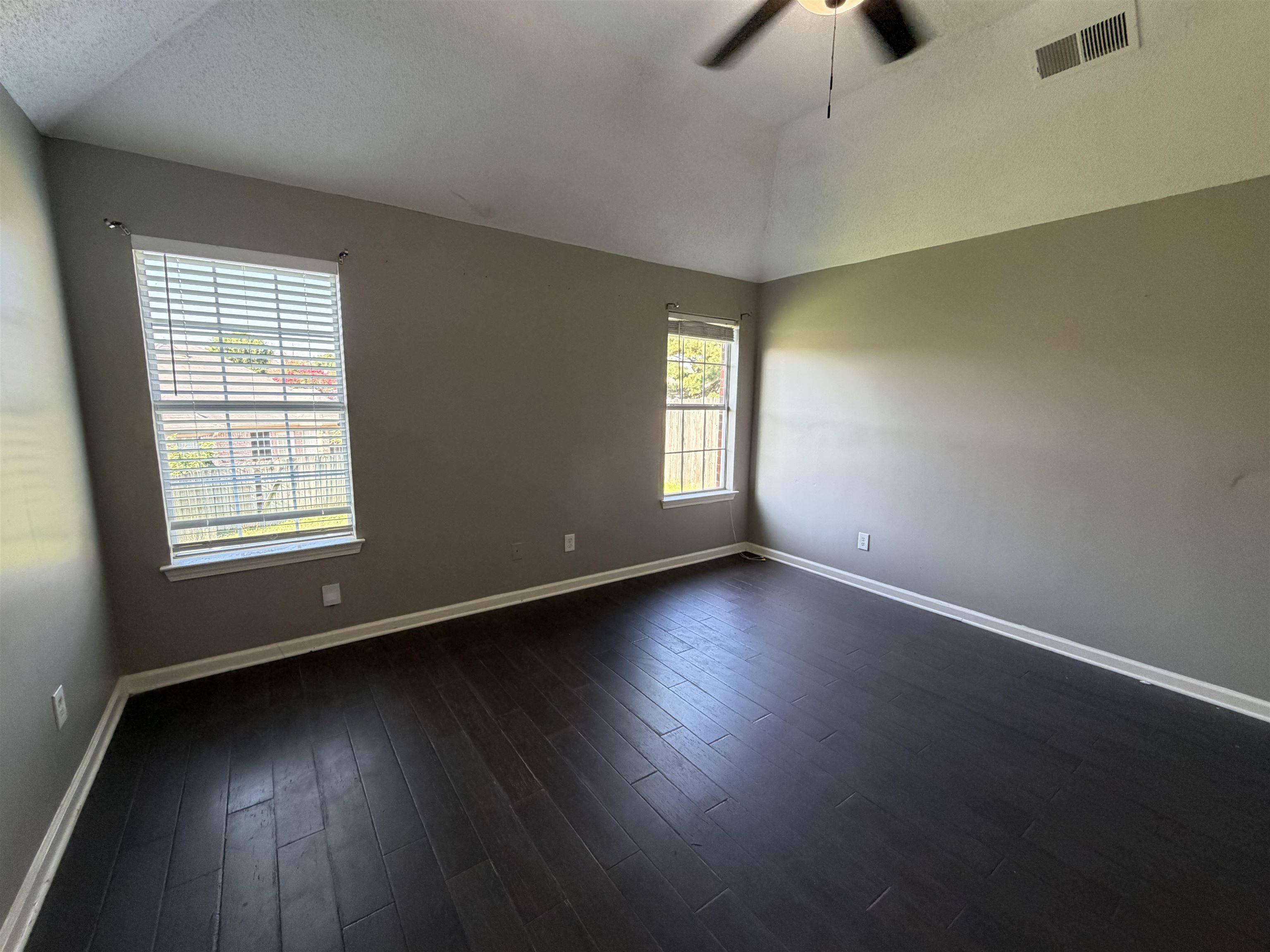 10111 Cross Valley Dr Property Photo 4