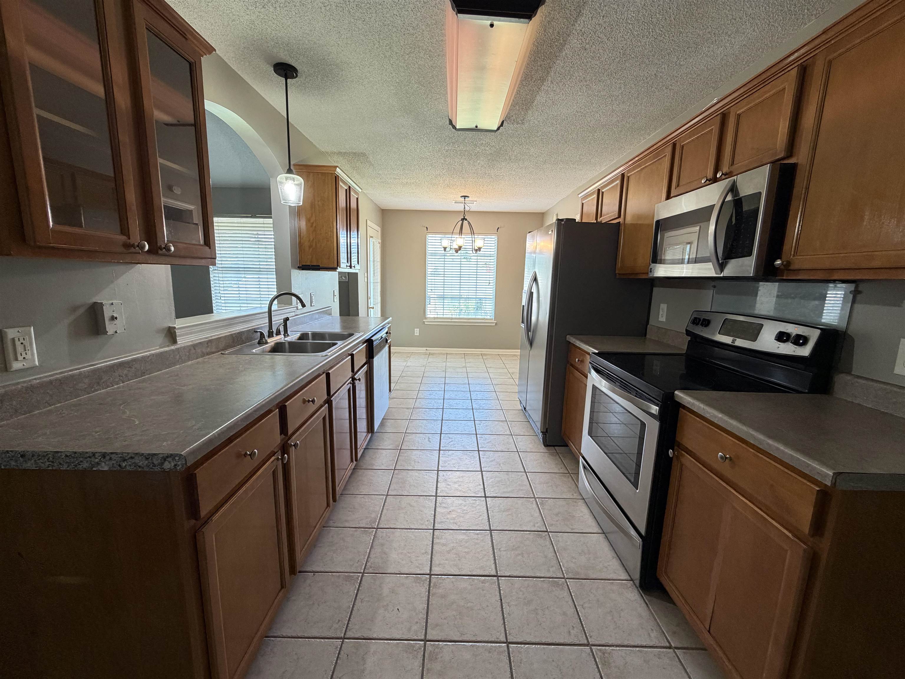 10111 Cross Valley Dr Property Photo 6