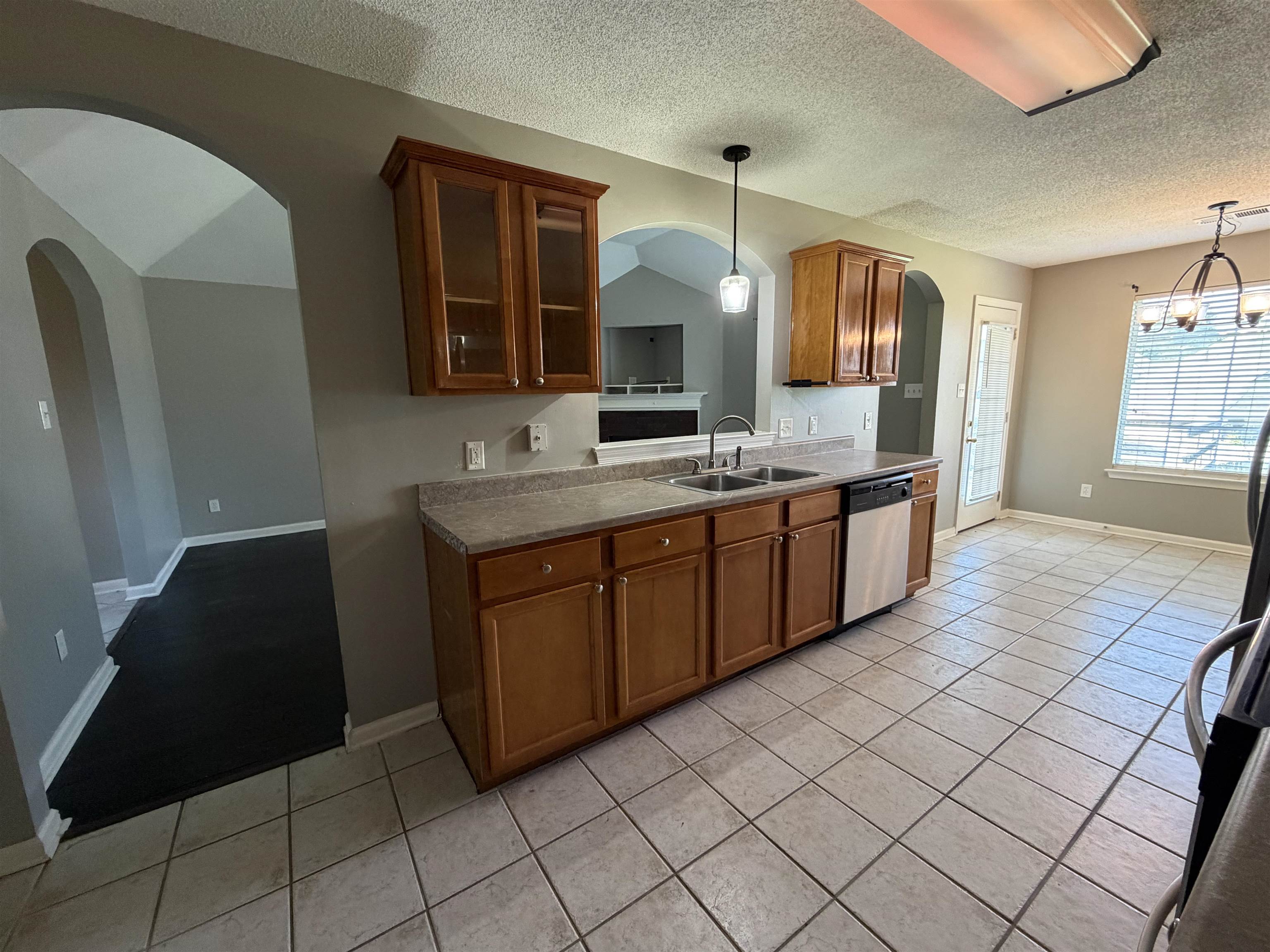 10111 Cross Valley Dr Property Photo 7