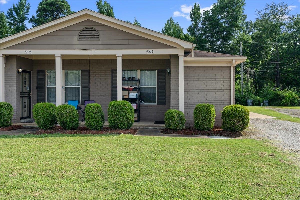 4043 FOREST VIEW DR Property Photo 1