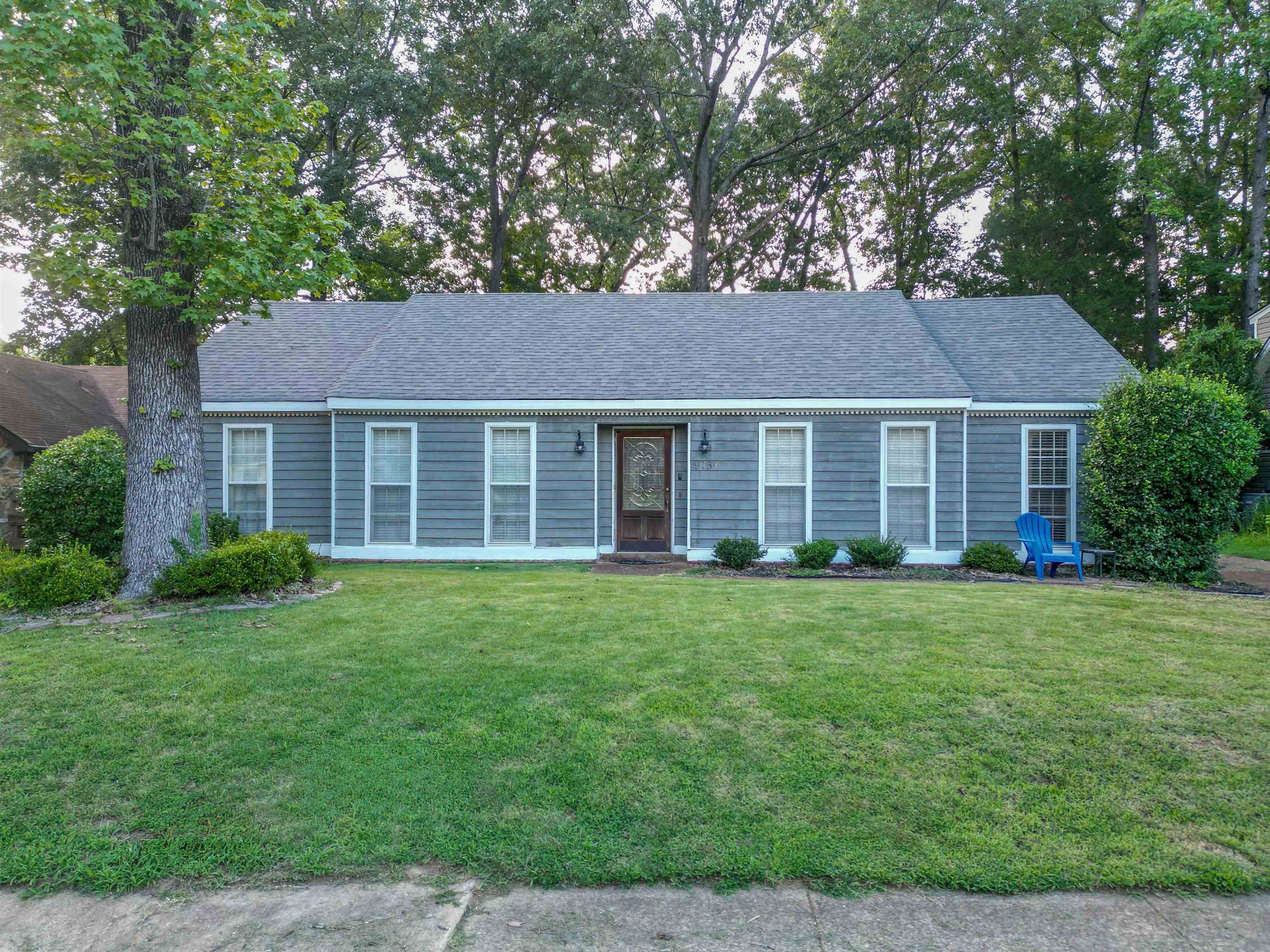 9156 Gainsborough Dr Property Photo 4