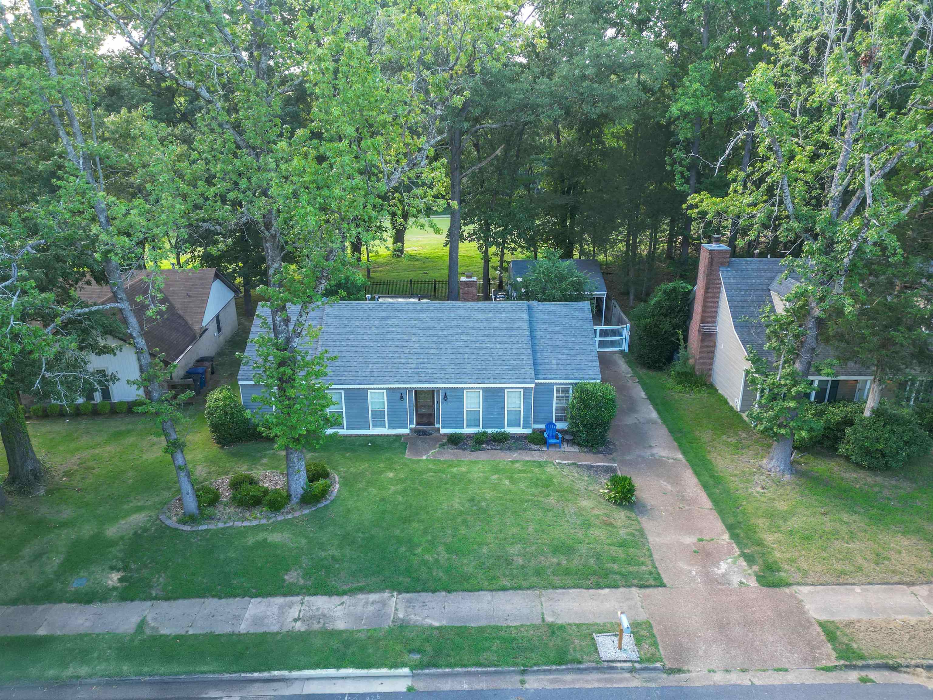 9156 Gainsborough Dr Property Photo 5