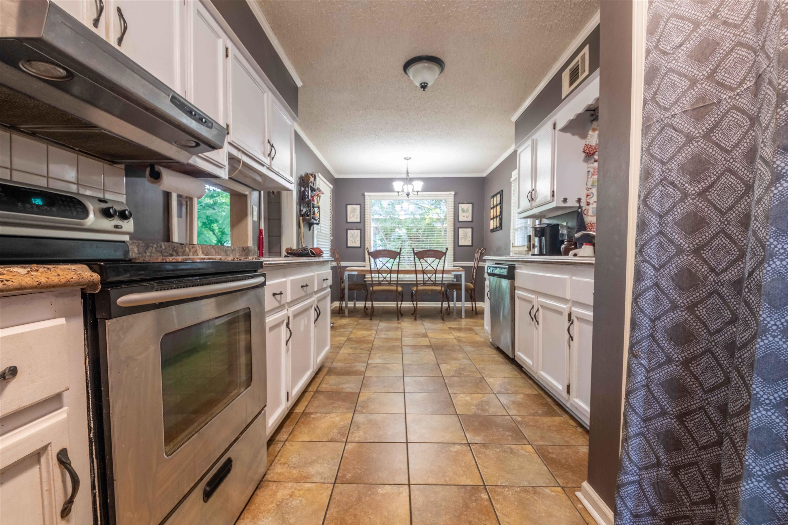 9156 Gainsborough Dr Property Photo 10