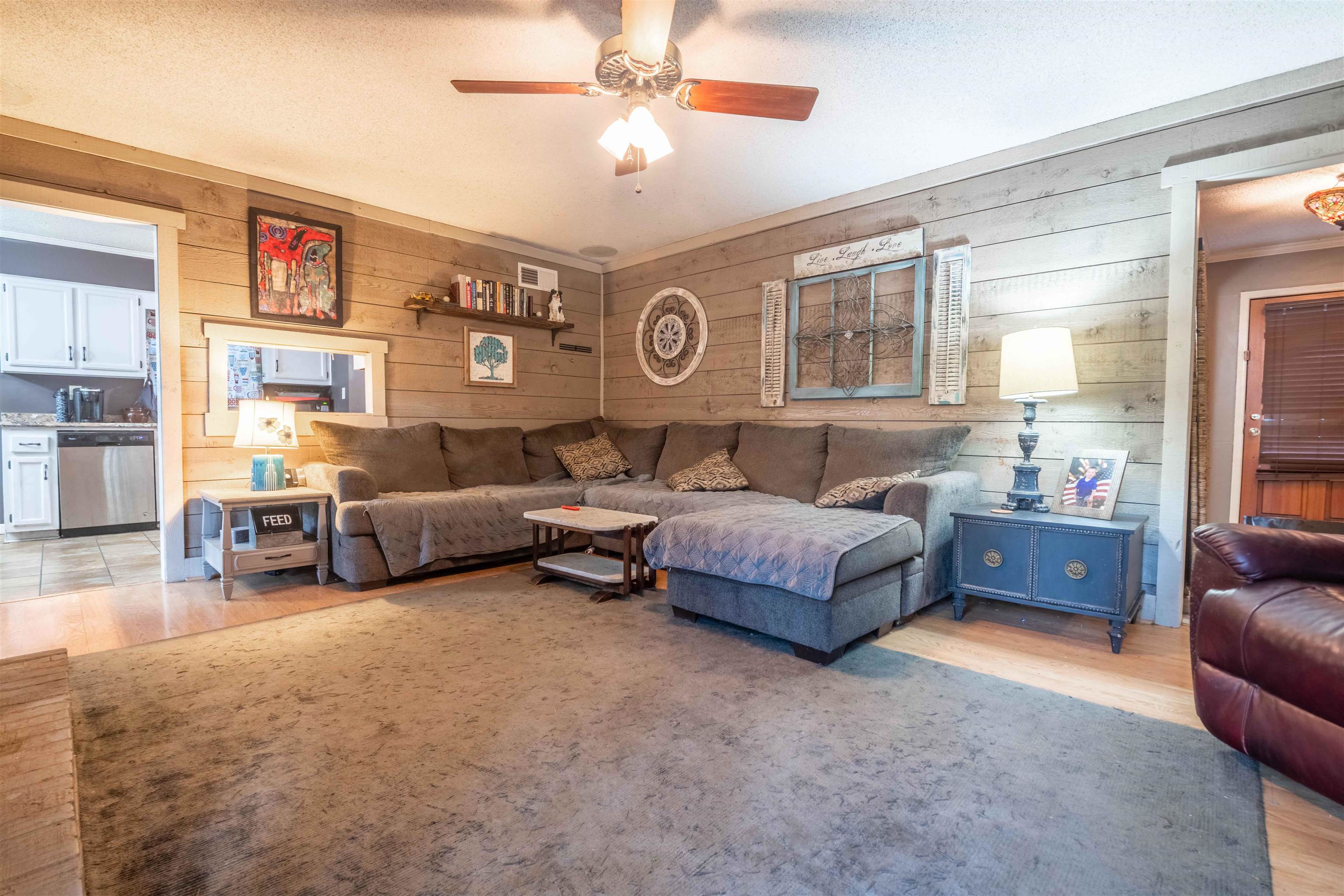 9156 Gainsborough Dr Property Photo 15