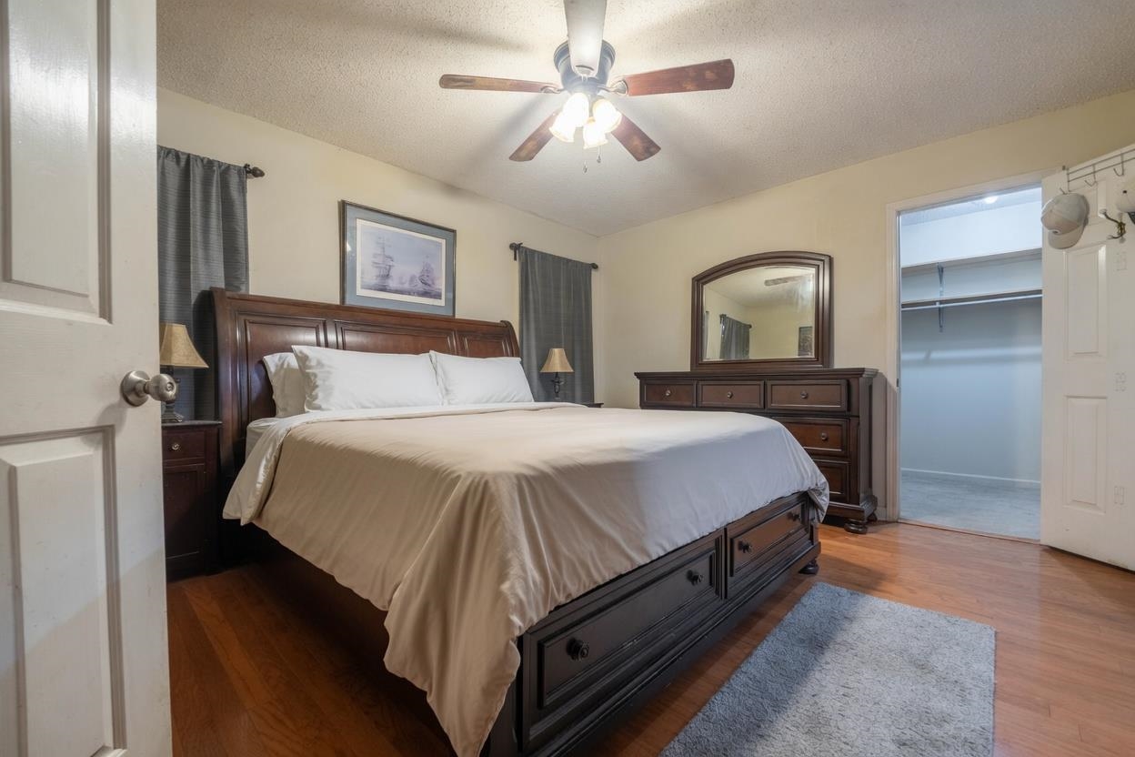 9156 Gainsborough Dr Property Photo 16