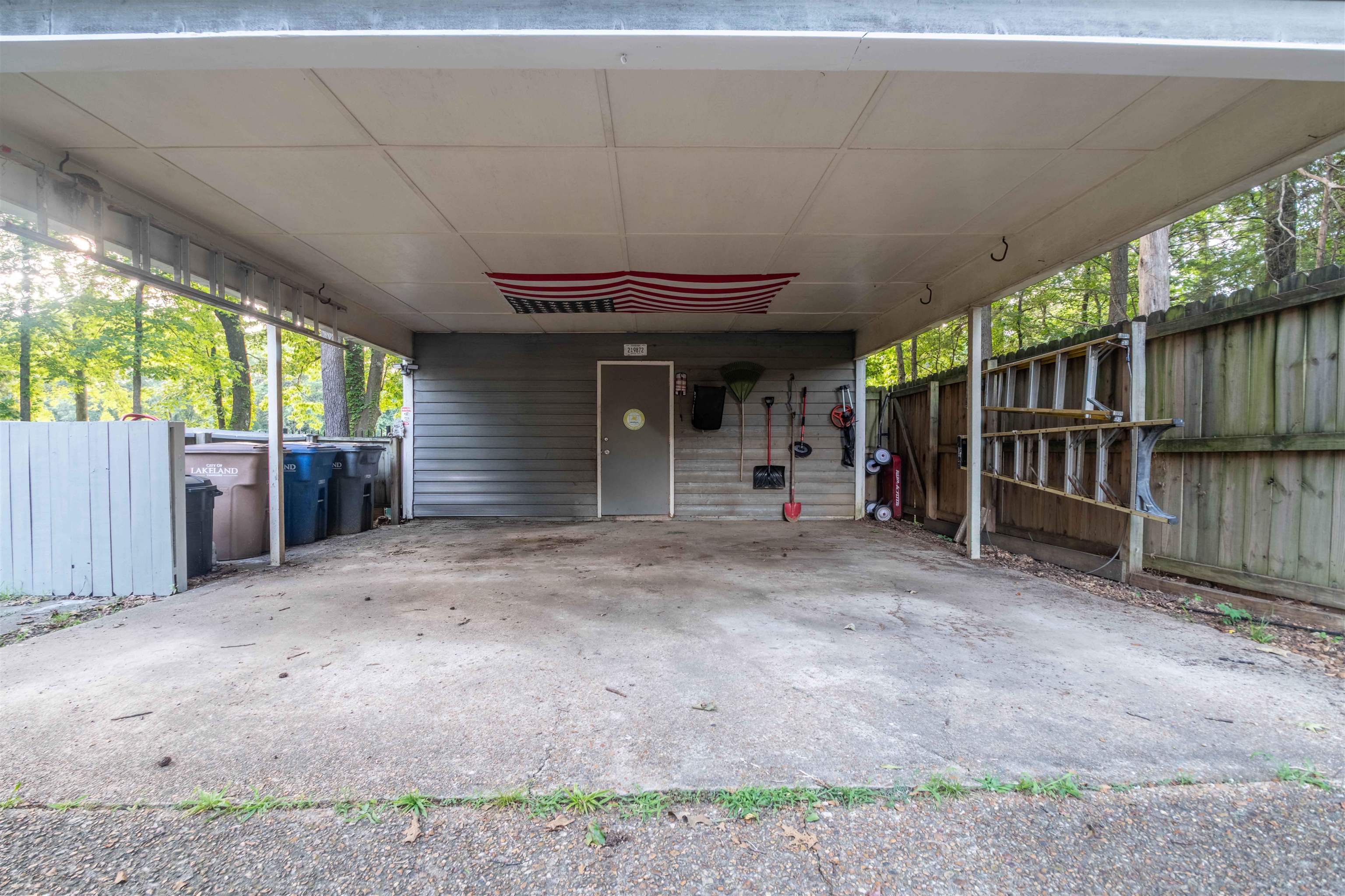 9156 Gainsborough Dr Property Photo 30