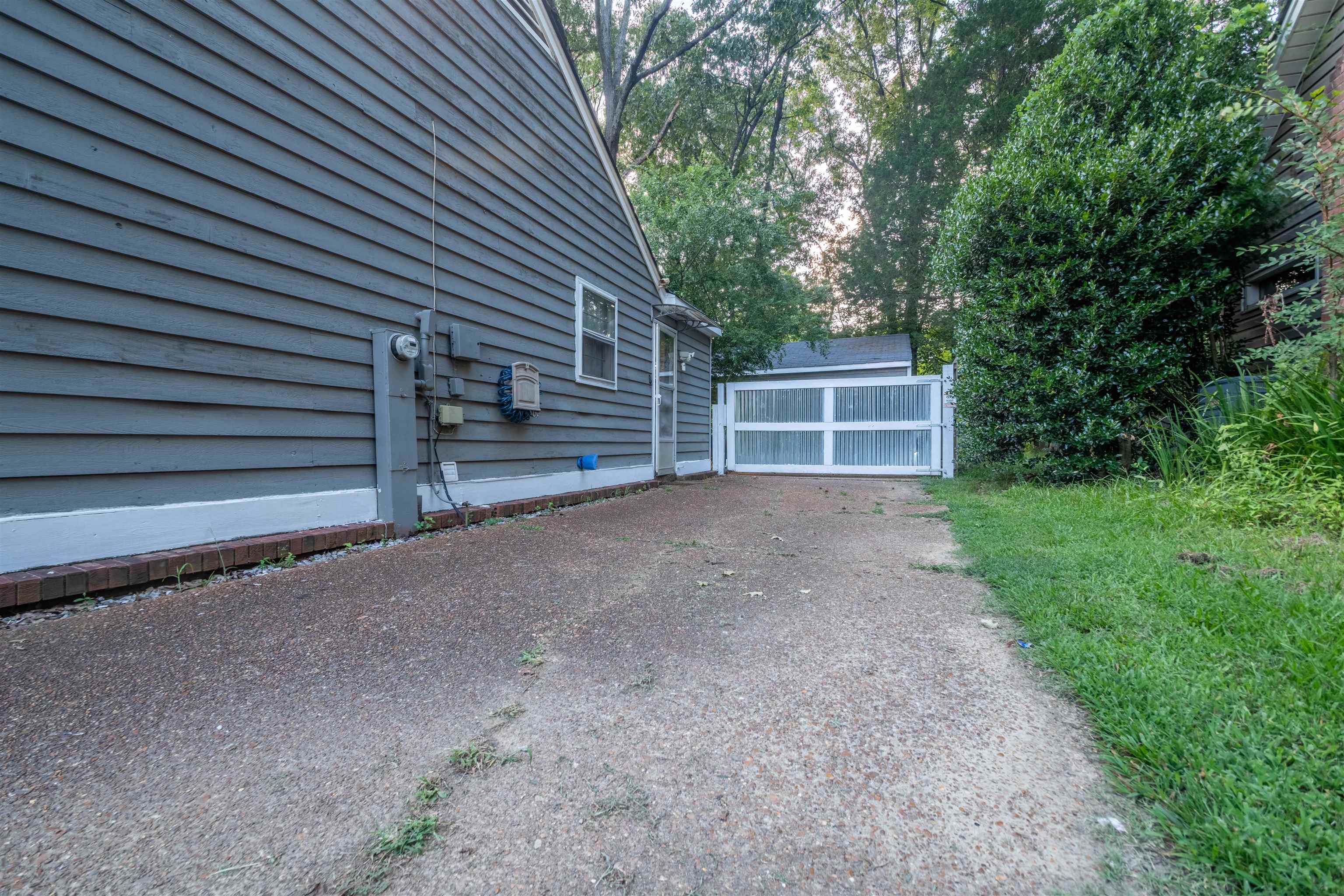 9156 Gainsborough Dr Property Photo 31